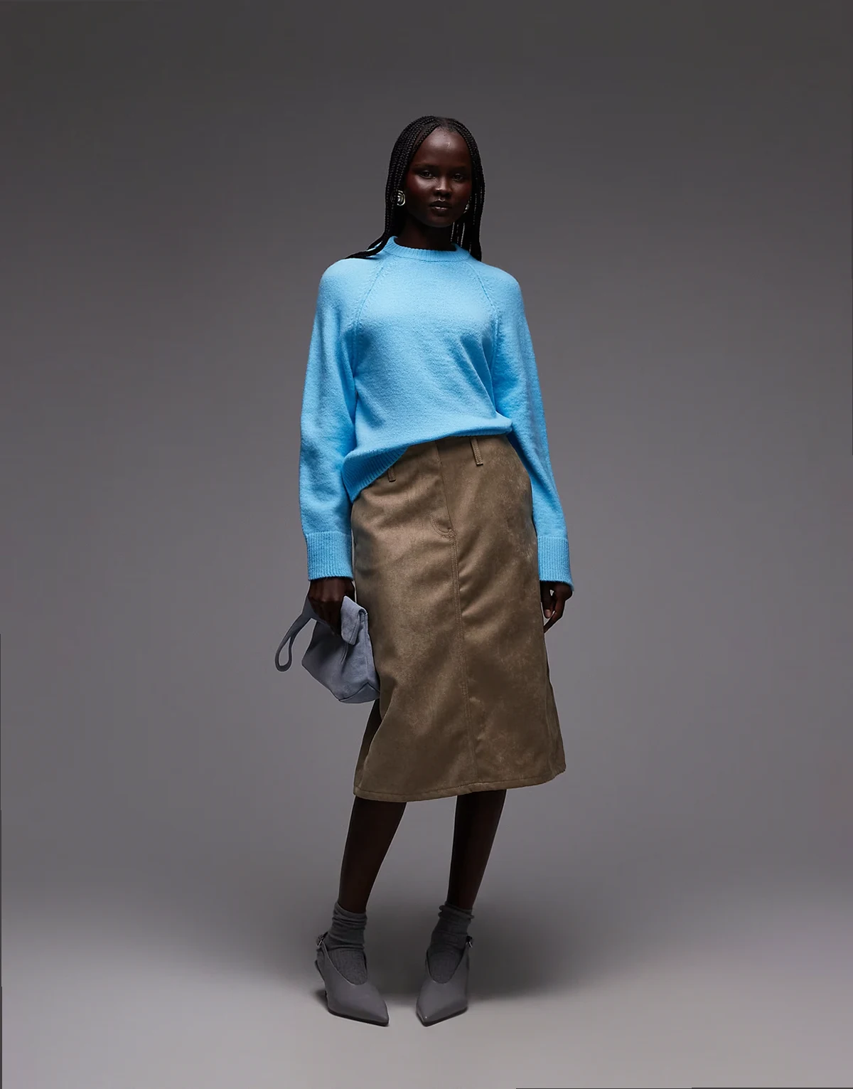 crew neck knit sweater with raglan seams in blue
