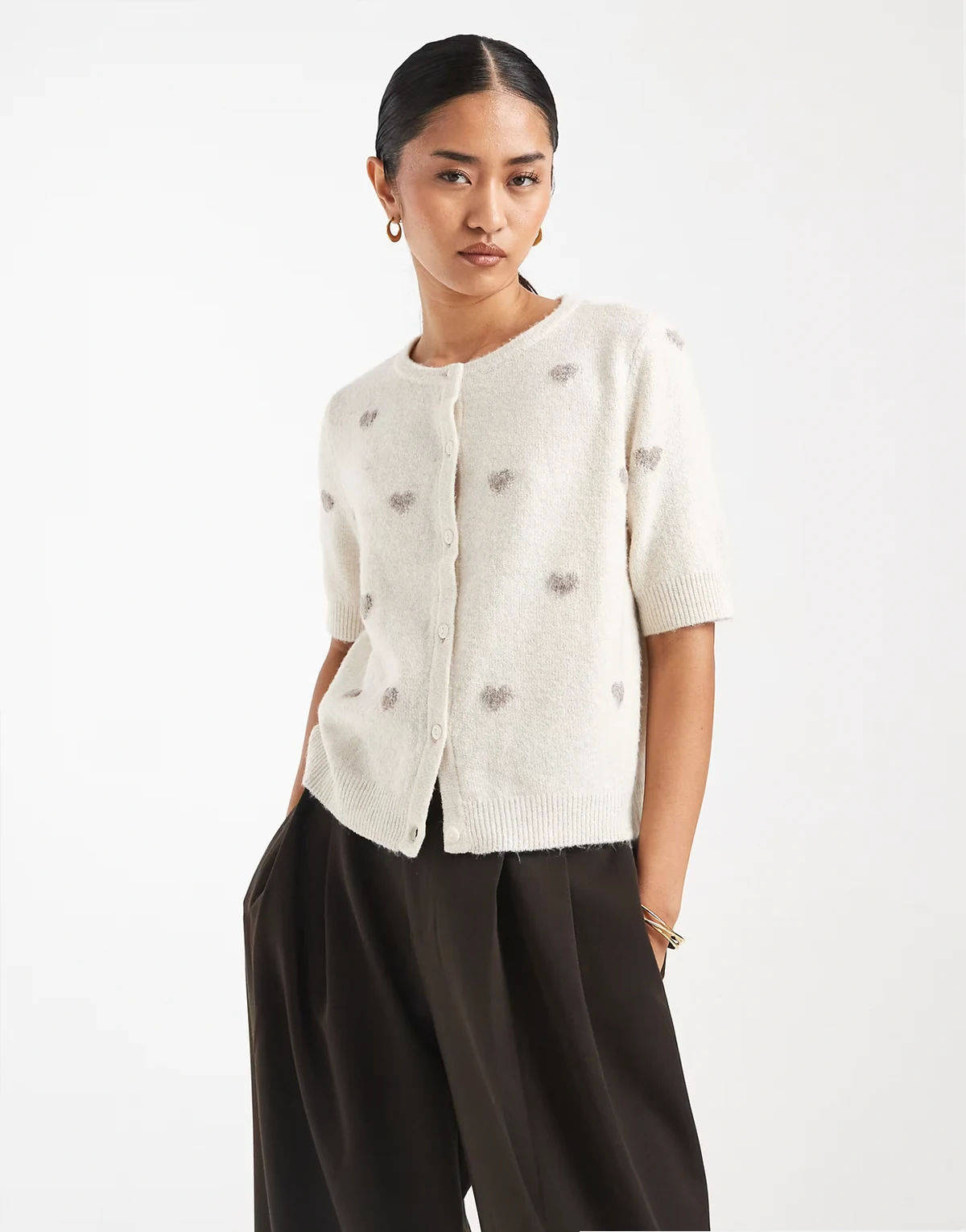 round neck knit short sleeve cardigan with heart jacquard print in cream