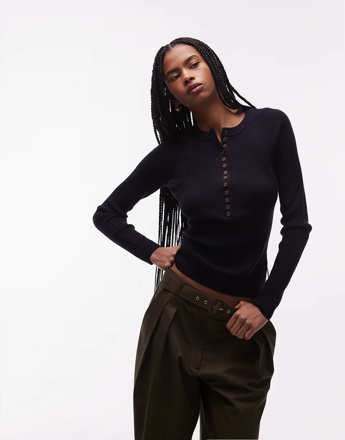 – Rippstrick-Oberteil in Marineblau aus reiner Wolle mit Henley-Ausschnitt