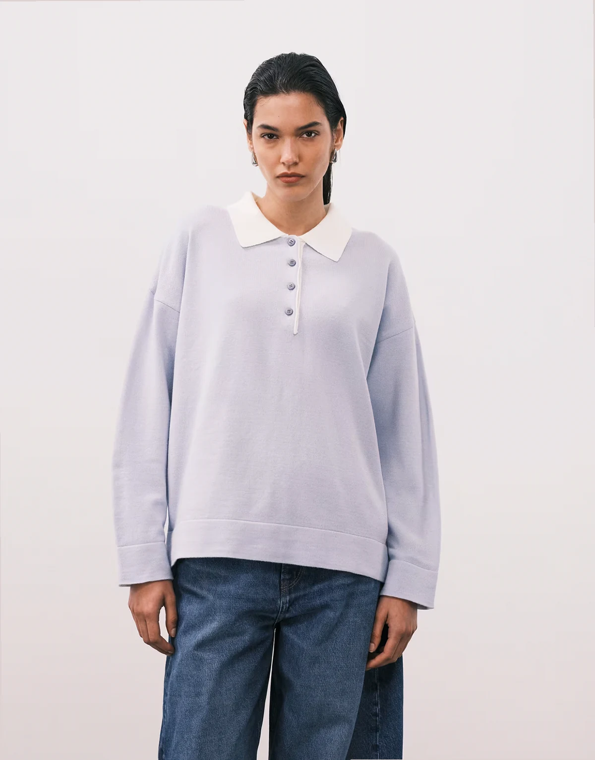 fine knit polo with contrast collar in light blue