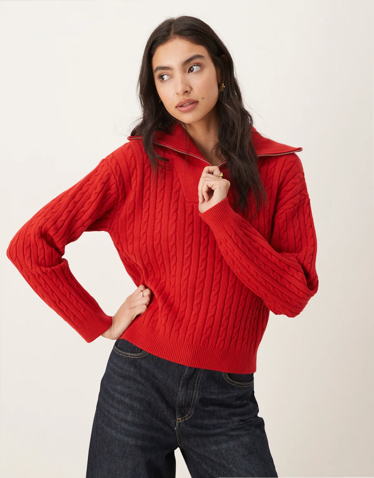 – Strickpullover in Rot mit kurzem Reißverschluss und Zopfmuster