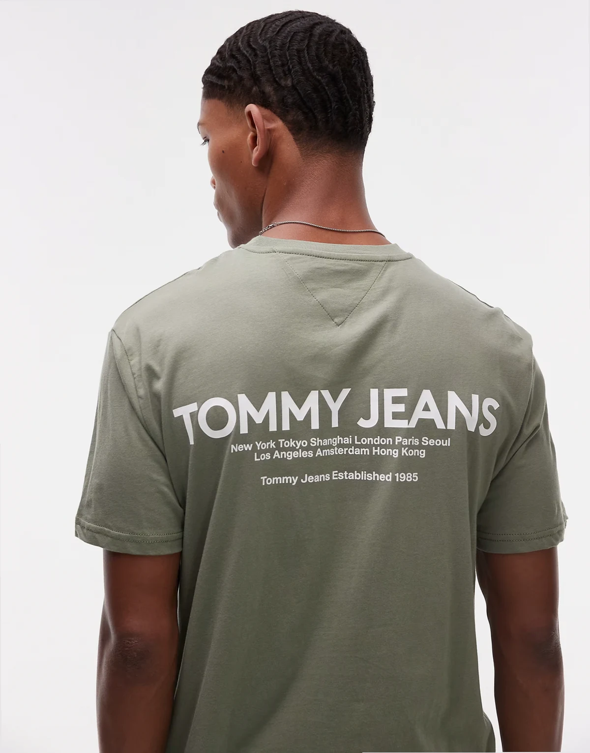 – Classic – T-Shirt in Grün mit Rückenprint und linearem Logo