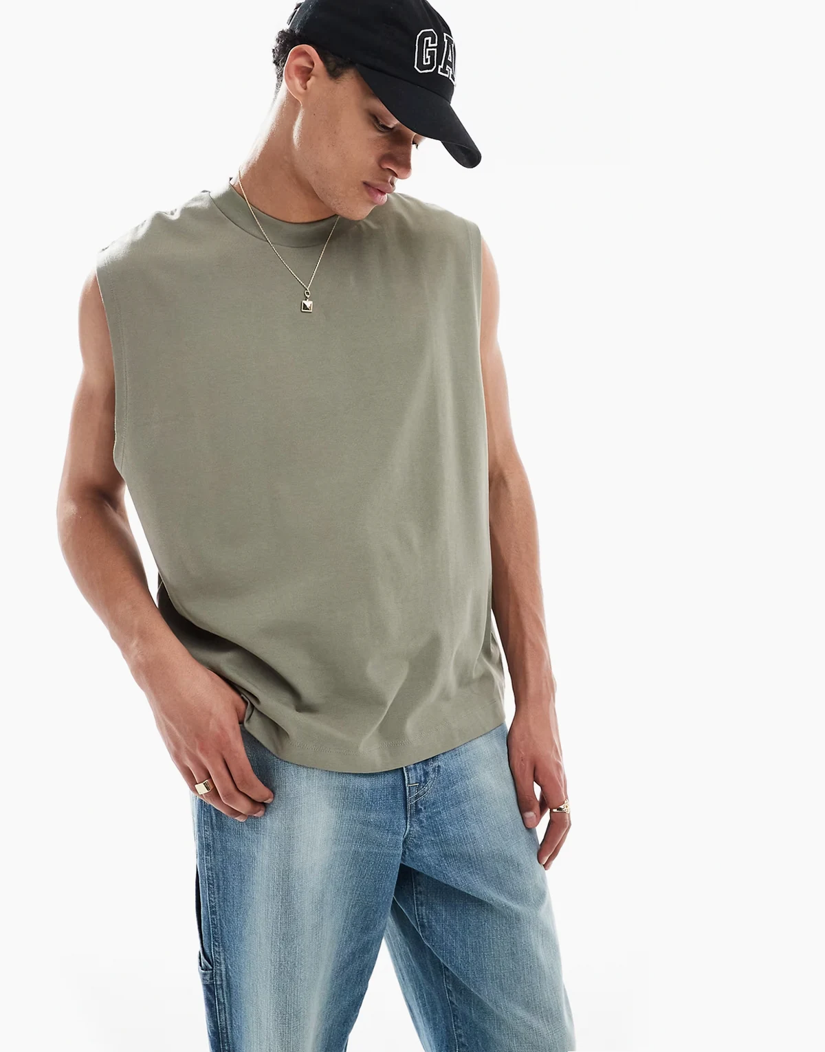 – Gruby top oversize bez rękawów w kolorze khaki
