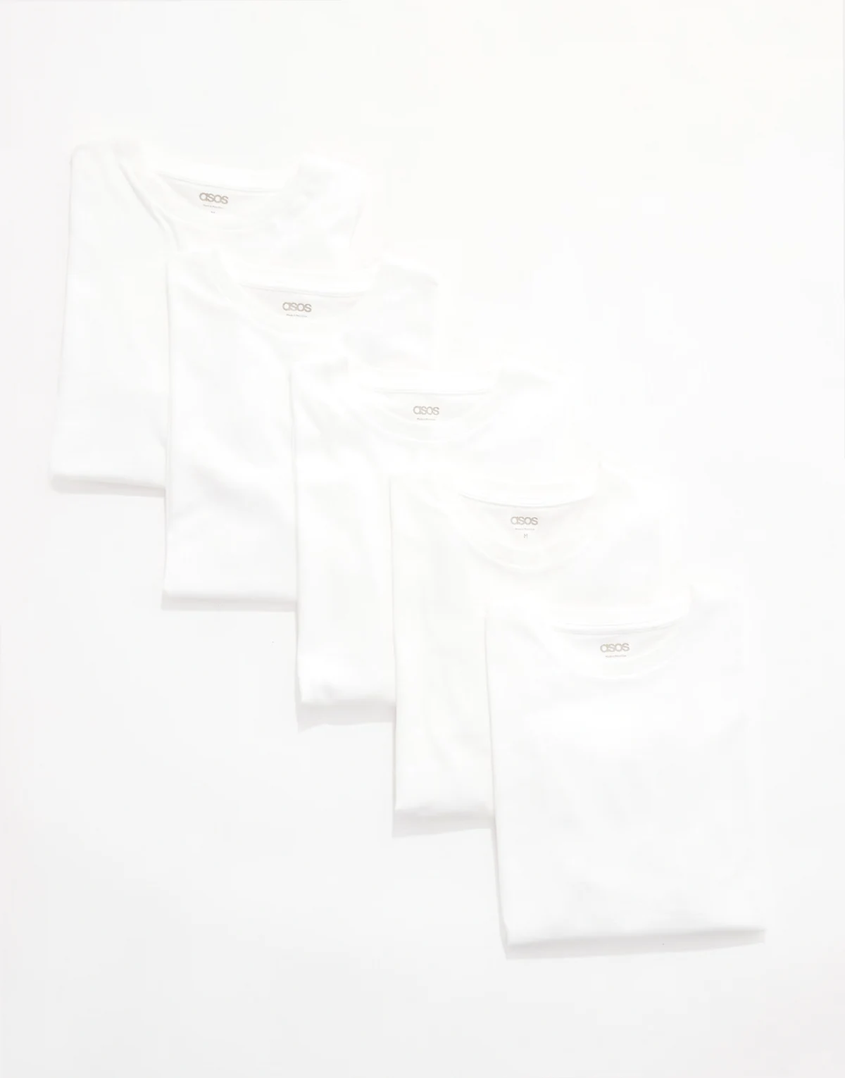 – Zestaw 5 białych T-shirtów z okrągłym dekoltem