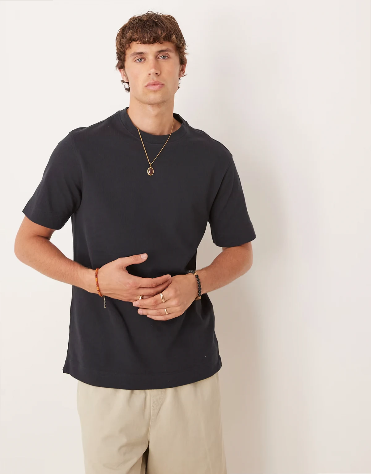 – Baumwoll-T-Shirt in Marineblau mit Fischgrätmuster