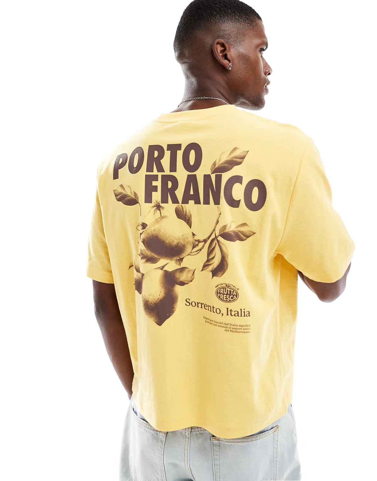 – Cropped Fit T-Shirt in Gelb mit „Porto Franco“-Grafik