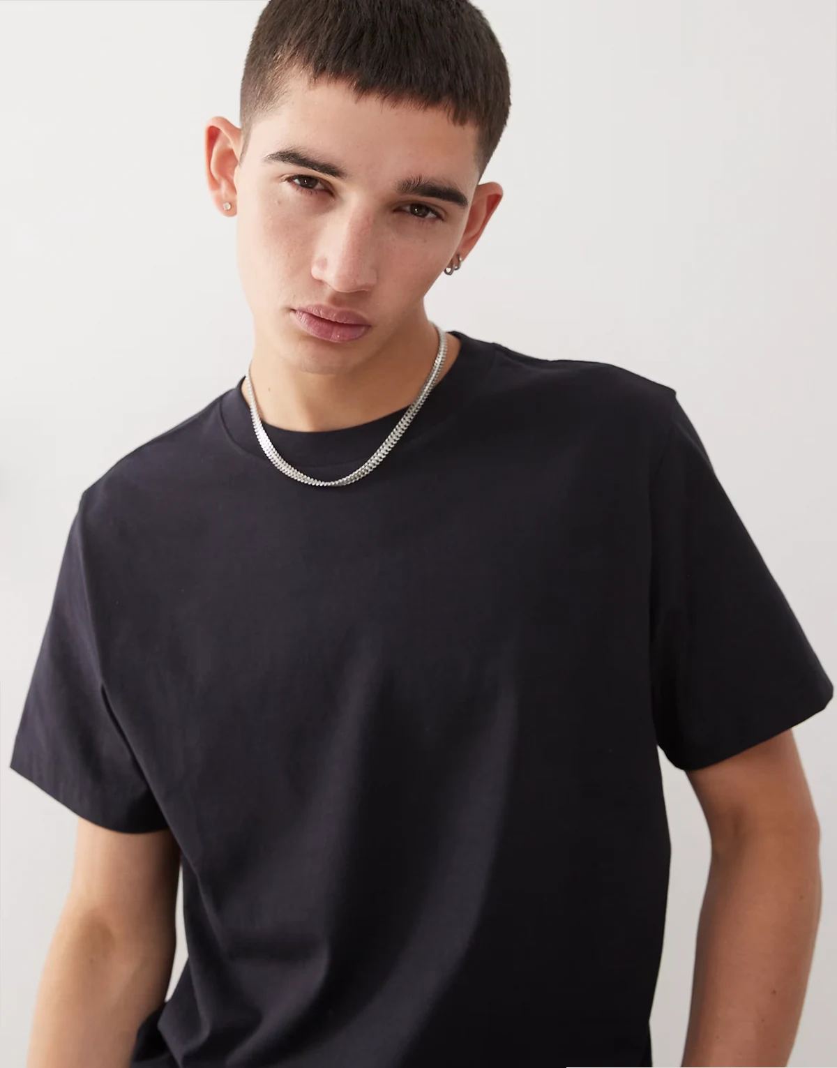 – Kastig geschnittenes T-Shirt aus schwerem Jersey in Marineblau