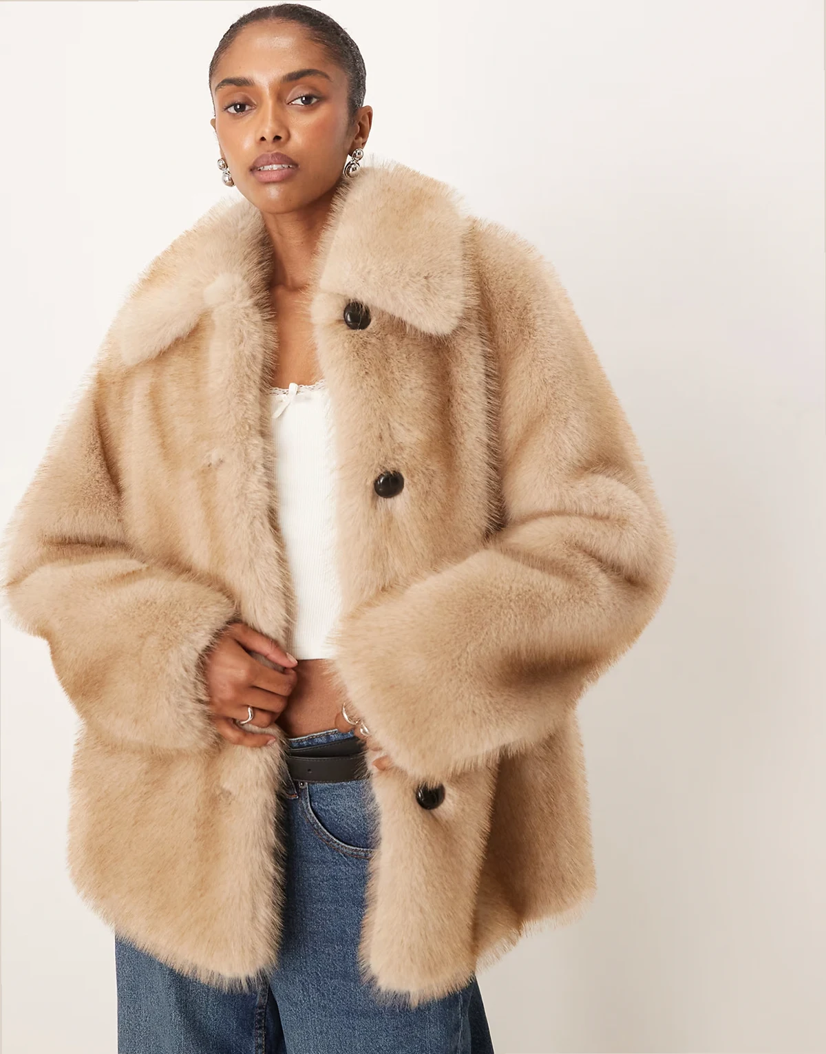 – Jacke aus Kunstpelz in Hellbeige