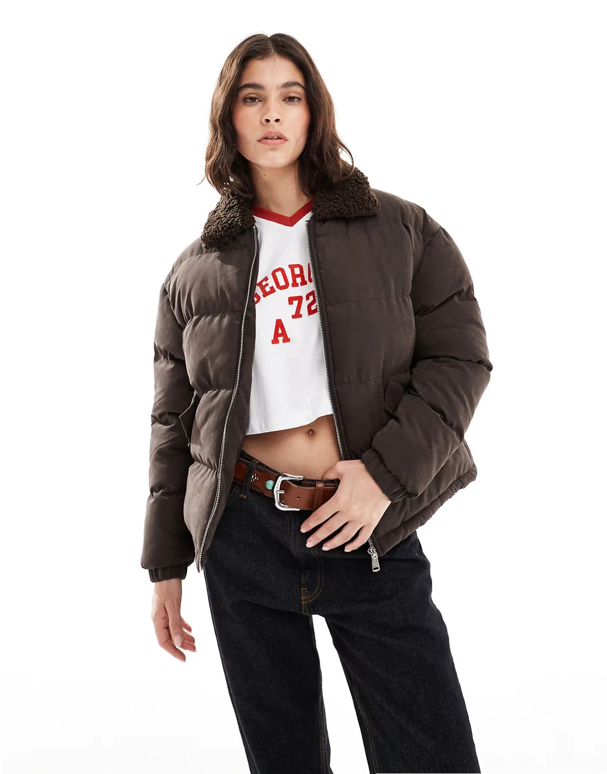 – Kurze Steppjacke in Braun mit Shearling-Kragen