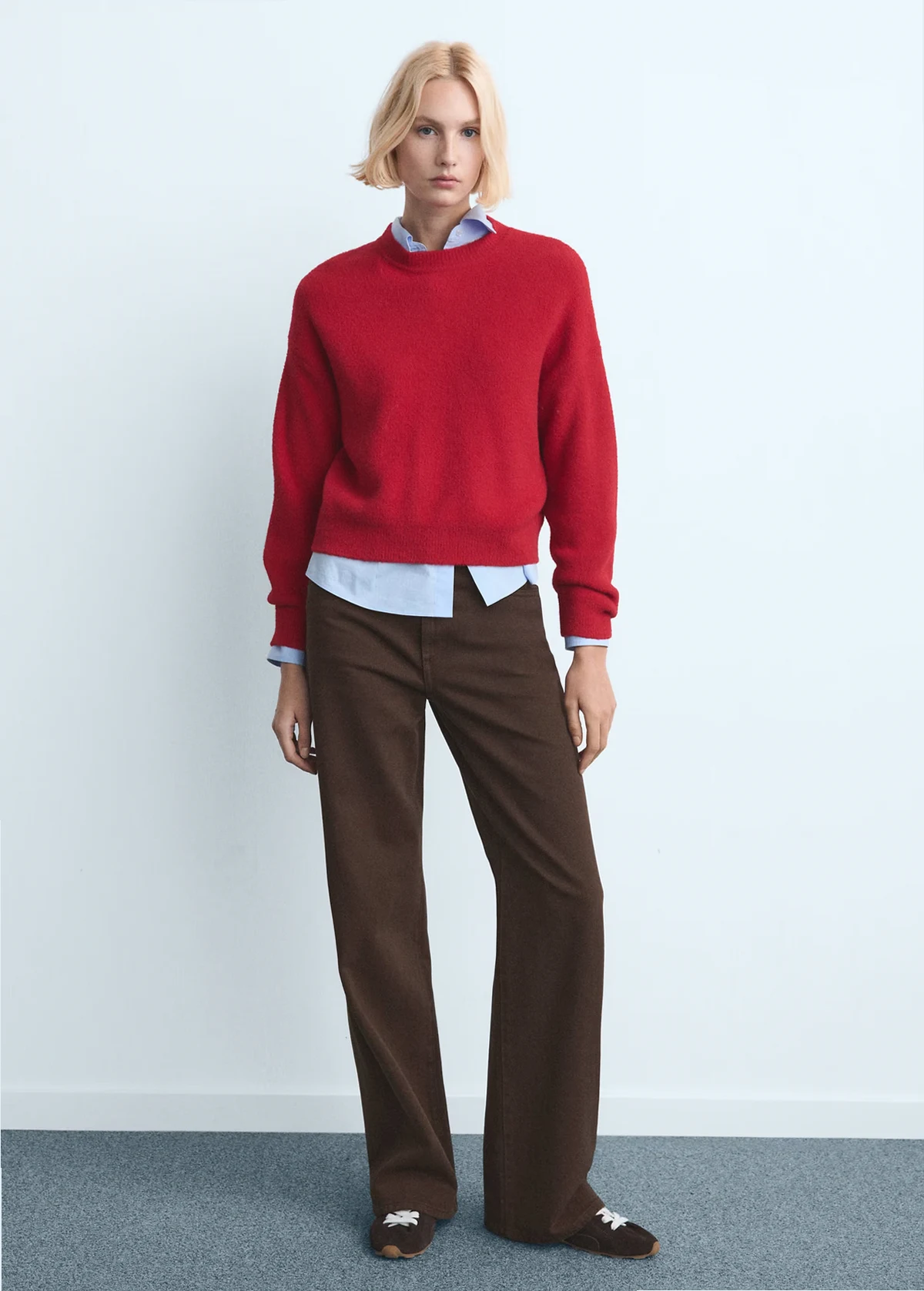 – Danila – Gerade geschnittene Jeans aus 100% Baumwolle in Braun mit ausgefranstem Saum