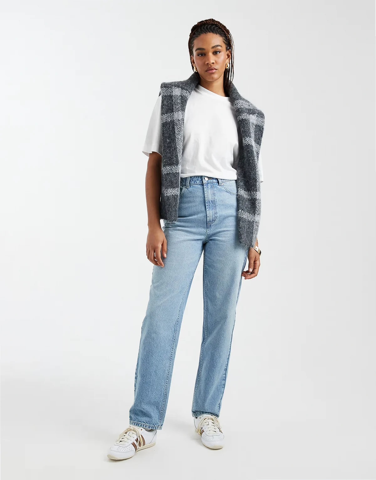 ASOS DESIGN Tall – Locker geschnittene Mom-Jeans in Mittelblau mit hohem Bund