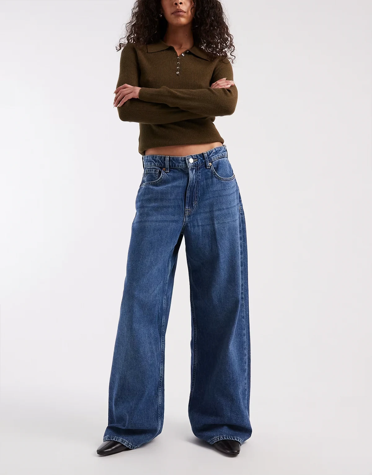 – Weiche Jeans in Mittelblau mit hohem Bund und weitem Bein