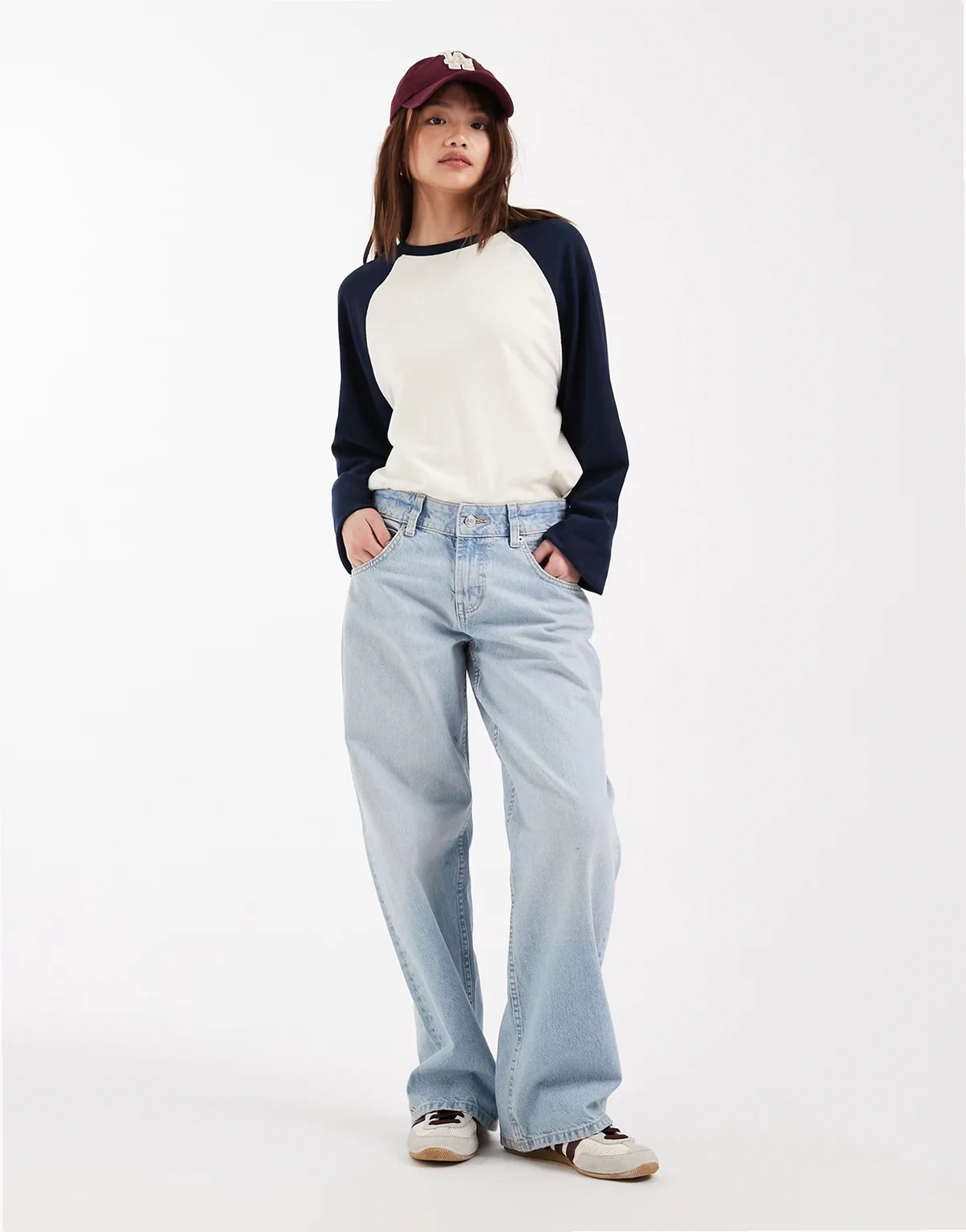 ASOS DESIGN Petite – Circular Design Collection – Obszerne jasnoniebieskie jeansy oversize o fasonie boyfriend