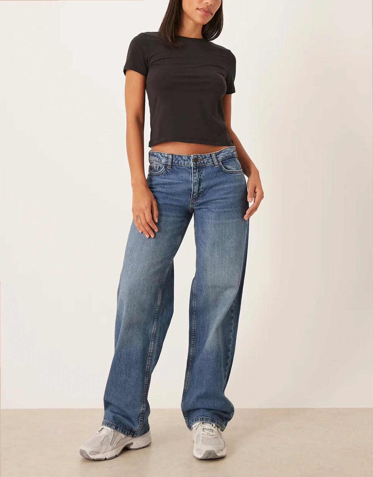 – Jeans in Mittelblau mit geradem Bein und niedrigem Bund