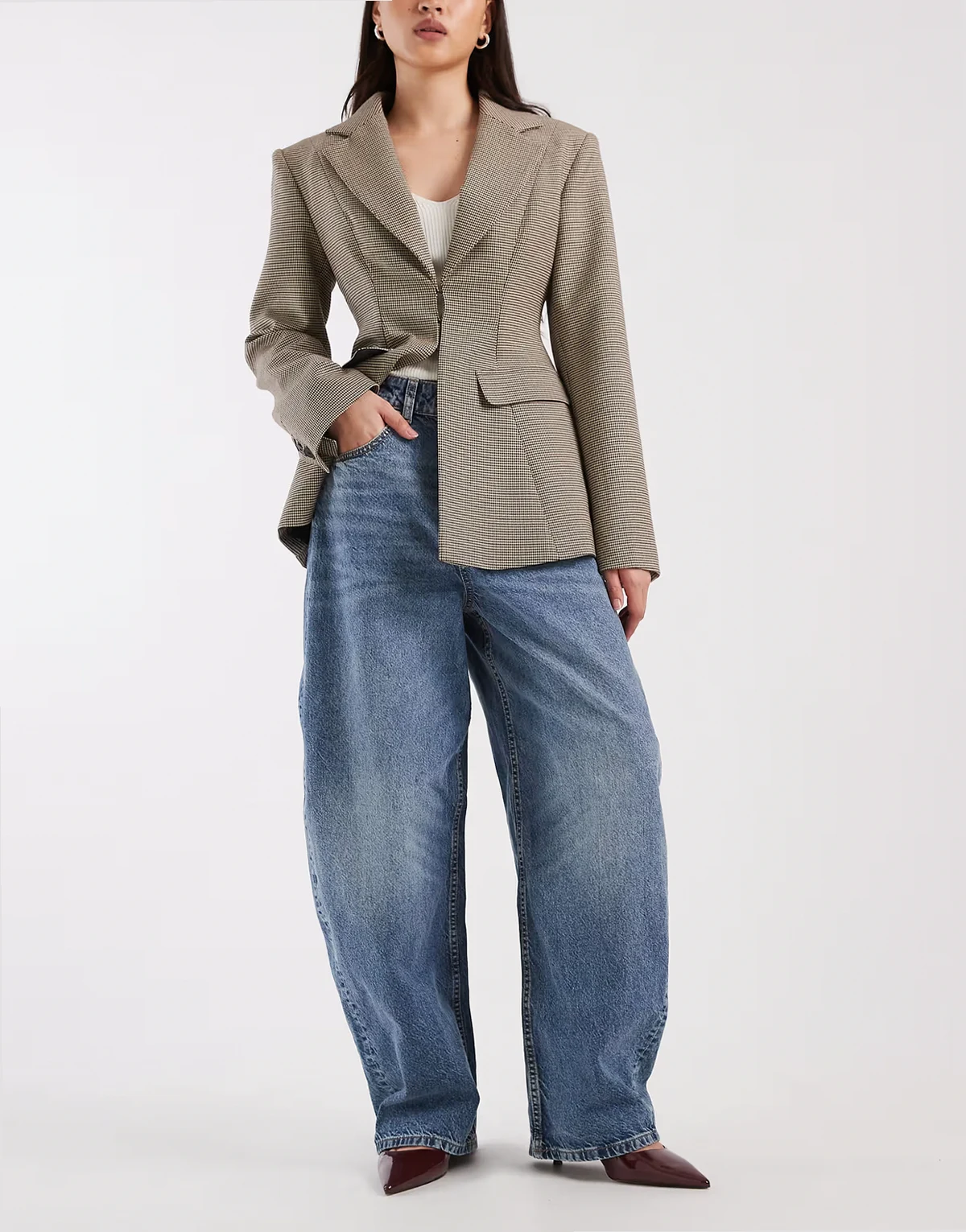 – Circular Design Collection – Barrel-Jeans in mitteldunkler Waschung mit hohem Bund