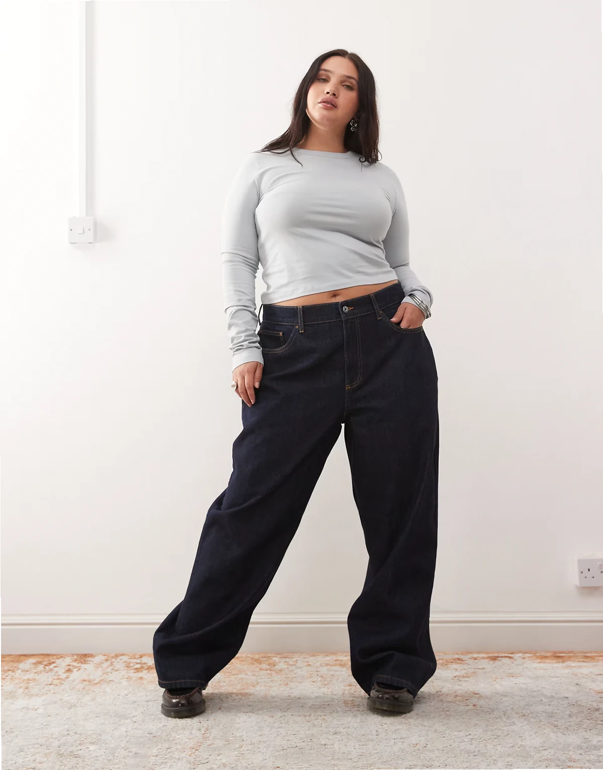 Plus – X001 – Antifit-Jeans in Rinse-Waschung mit mittelhohem Bund