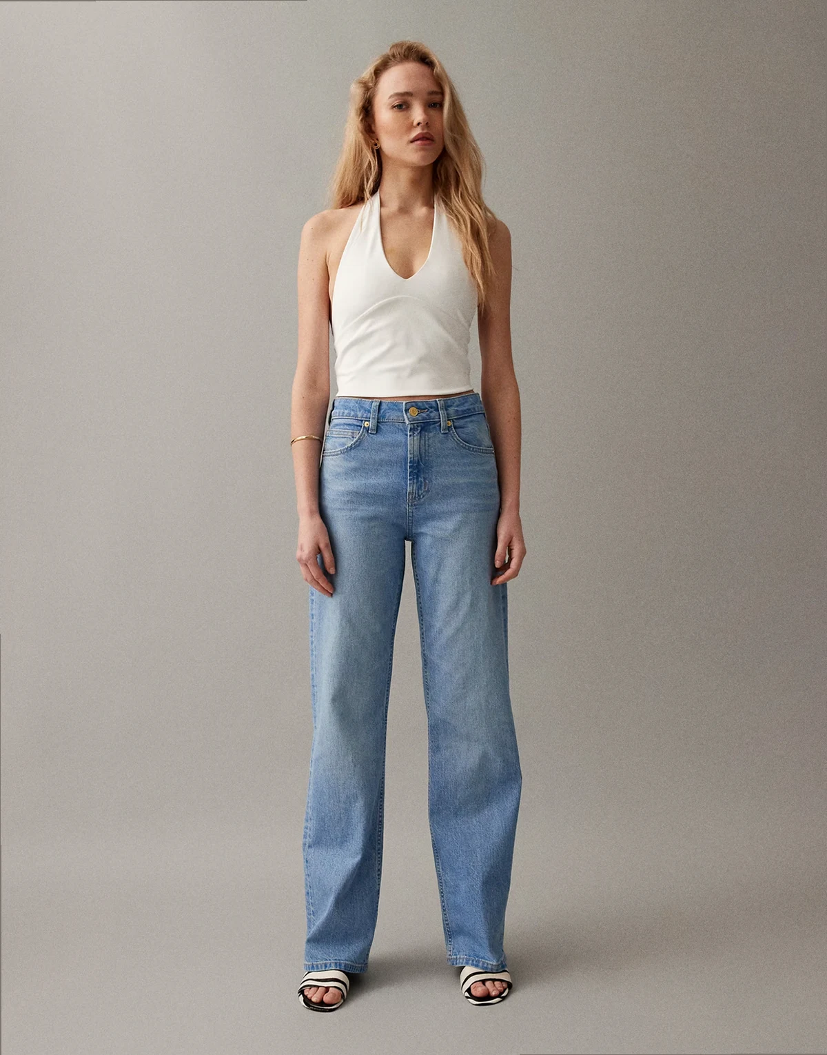 – Bequeme Jeans in leuchtendem Blau mit geradem Schnitt und Stretchanteil