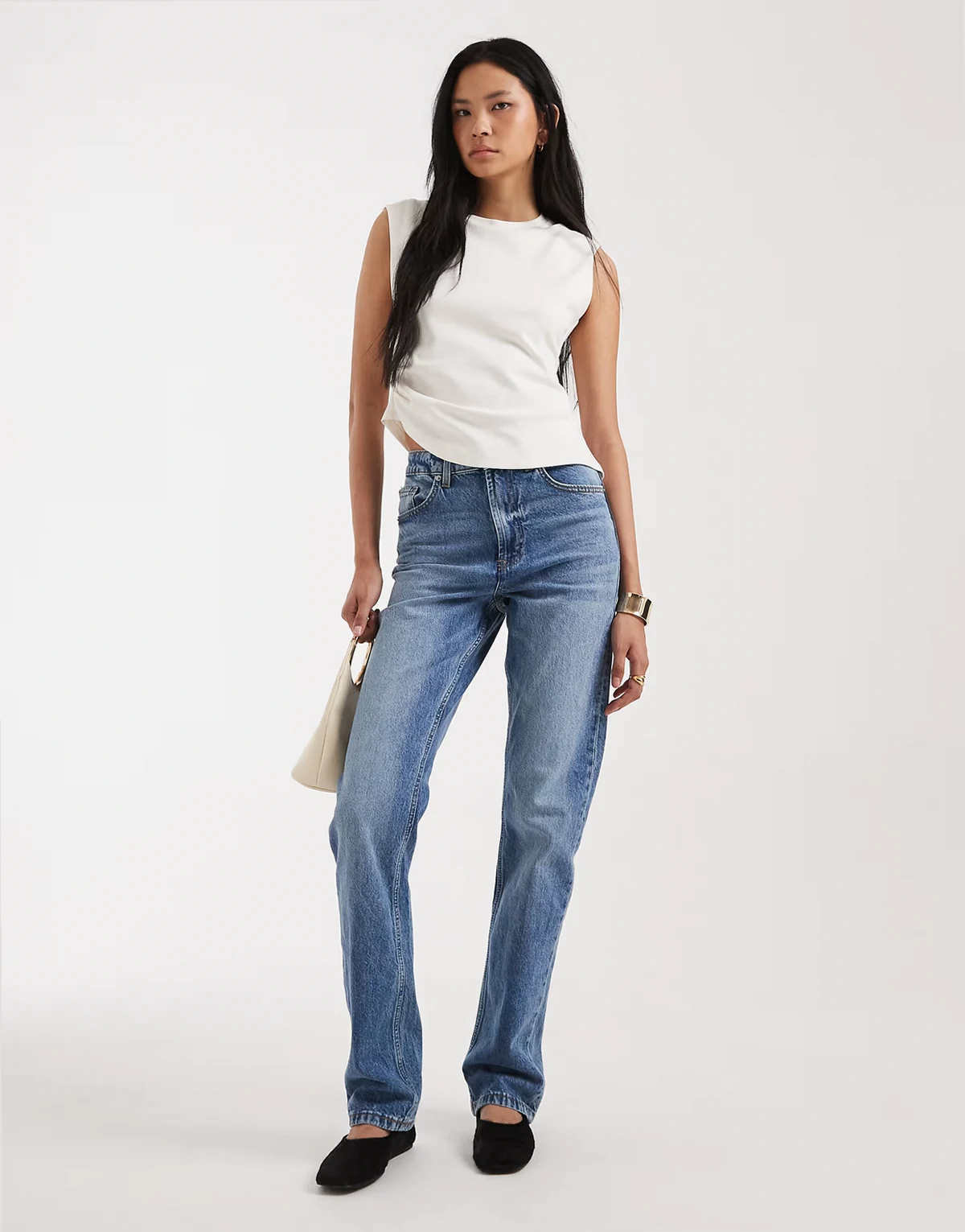 ASOS DESIGN Tall – Jeans in Mittelblau mit schmalem, geradem Schnitt und hohem Bund