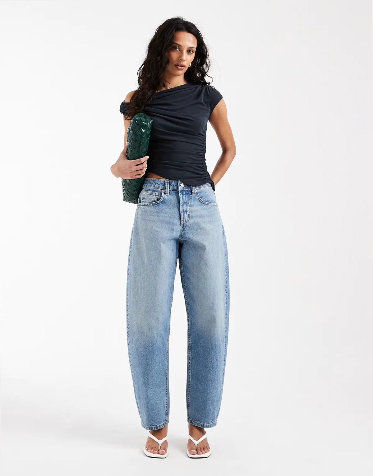 – Circular Design Collection – Jasnoniebieskie dopasowane jeansy barrel