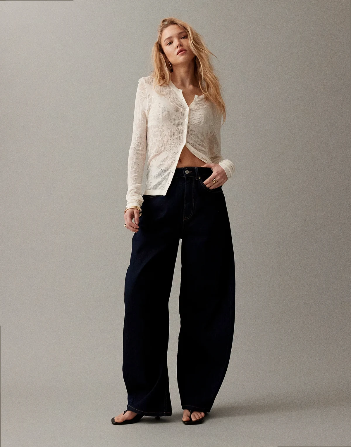 – Horseshoe-Barrel-Leg-Jeans in Rinse-Waschung mit hohem Bund