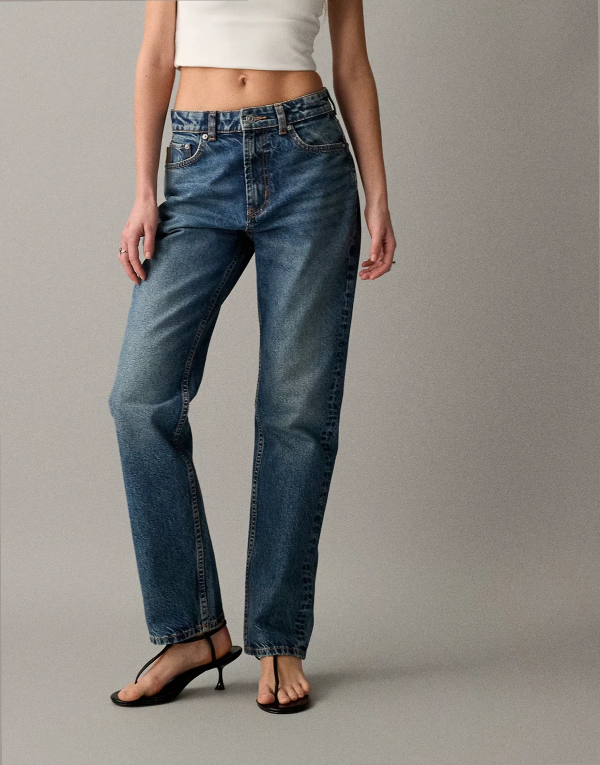 – Circular Design Collection – Niebieskie jeansy o prostym kroju w stylu lat 90.