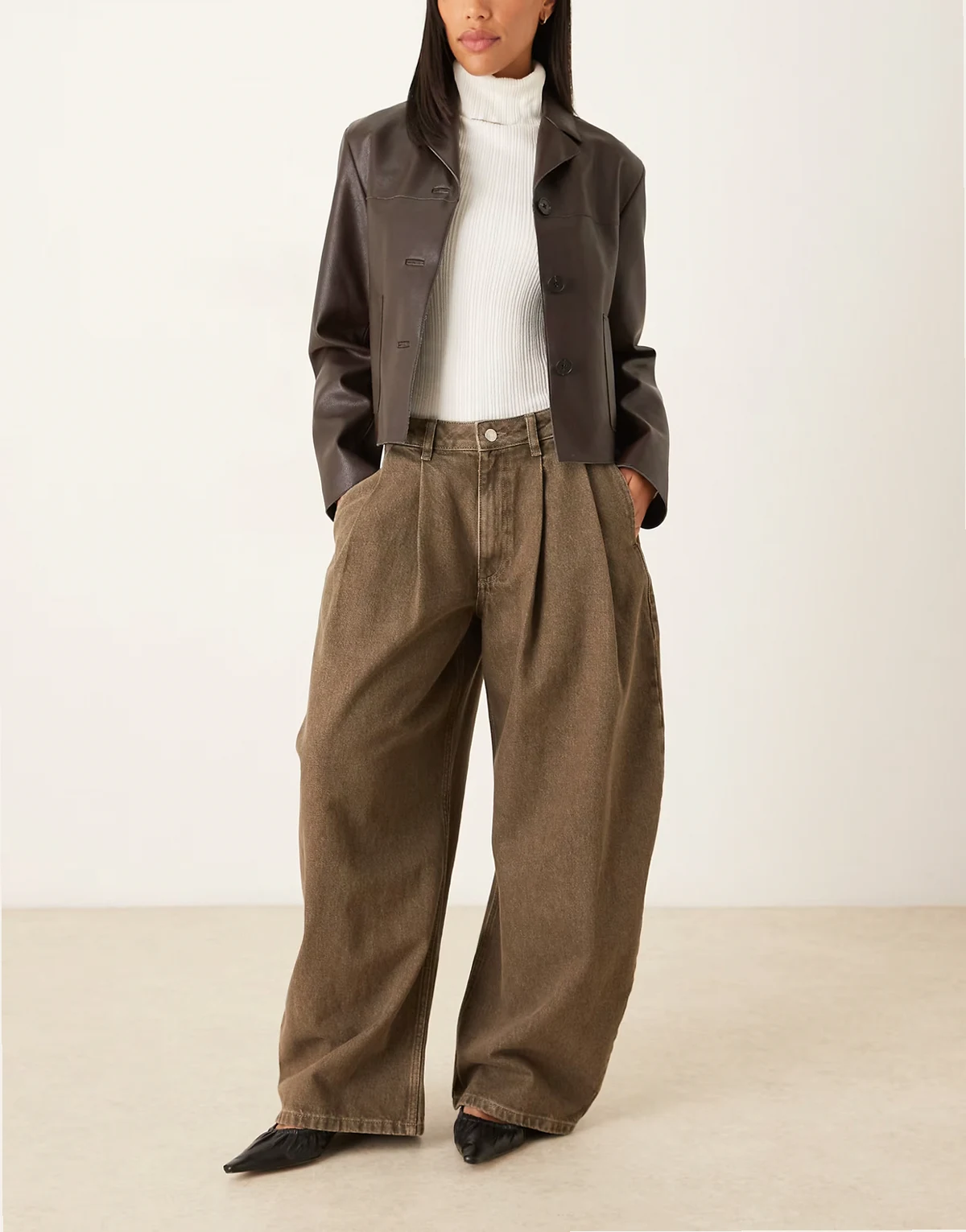 – Horseshoe-Jeans in Olivgrün mit Oversize-Passform