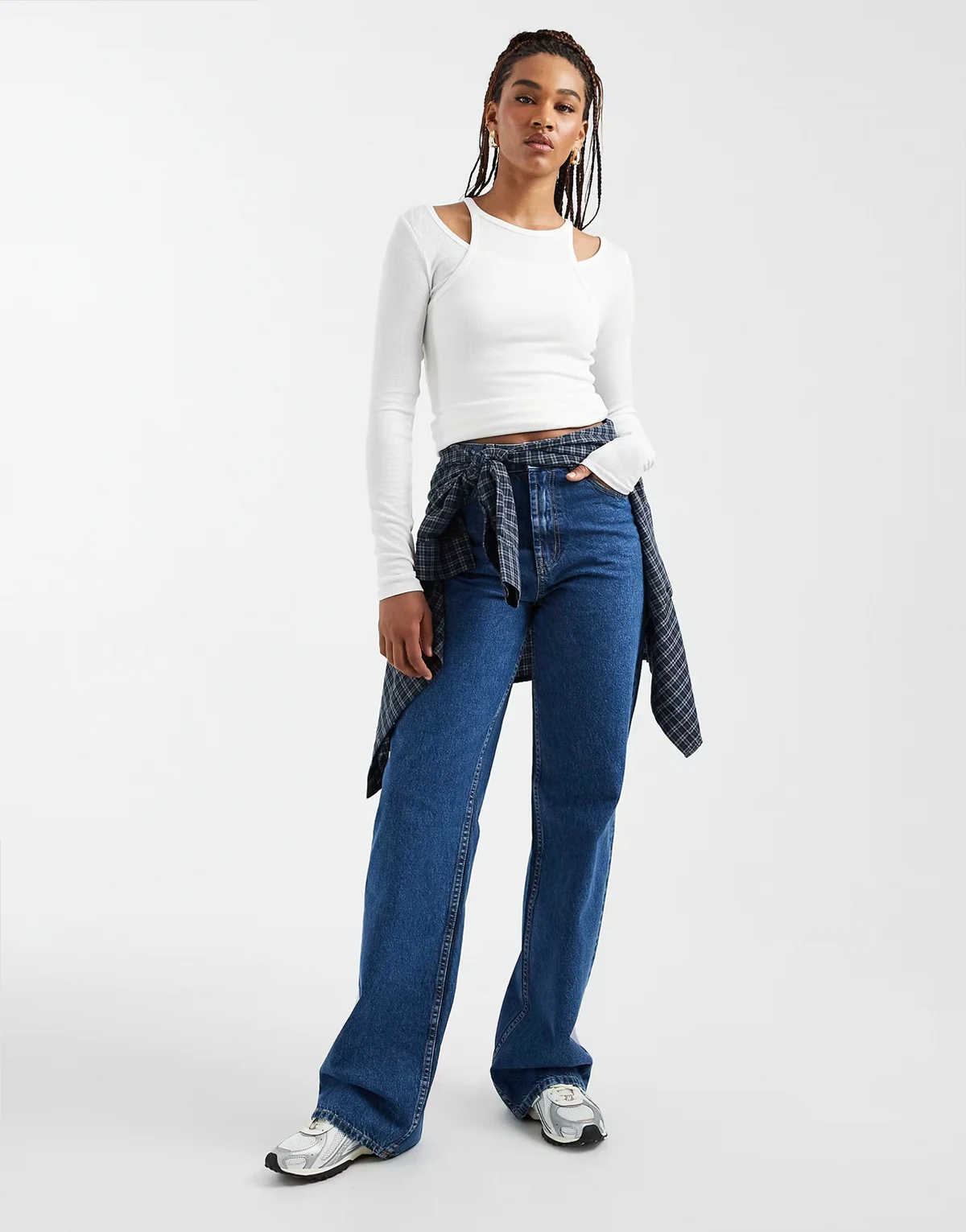 ASOS DESIGN Tall – Circular Design Collection – Dad-Jeans in reinem Blau mit weitem Bein