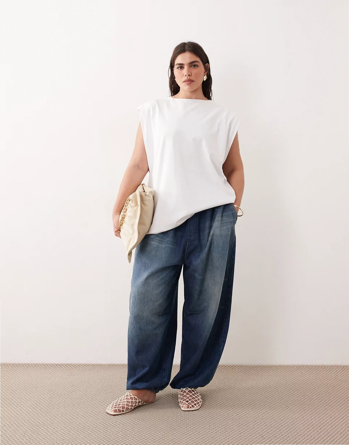 Curve – Quinn – Barrel-Jeans in blauer Waschung mit Tunnelzug-Bund