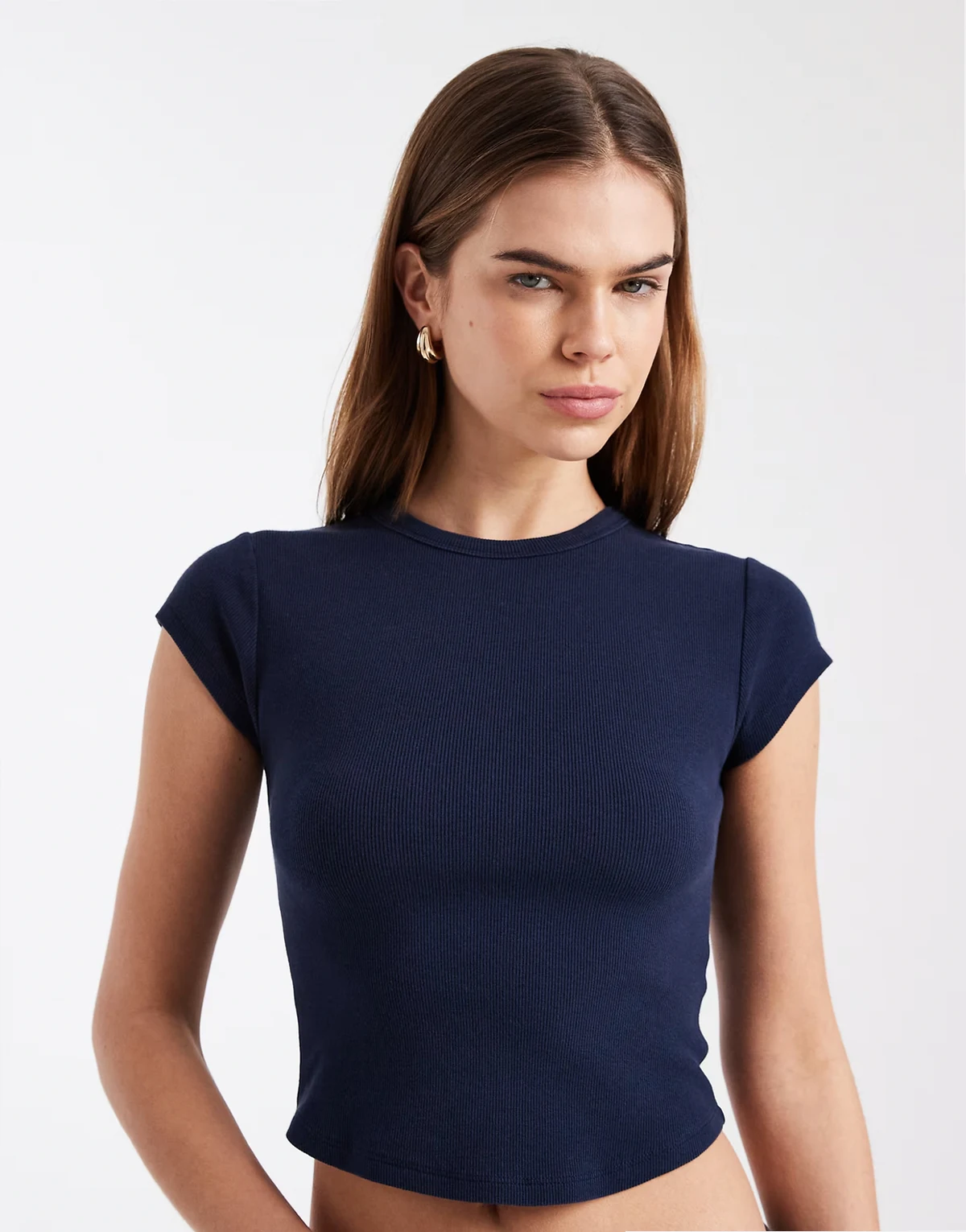 – Active – Knapp geschnittenes T-Shirt in Marineblau mit abgerundetem Saum