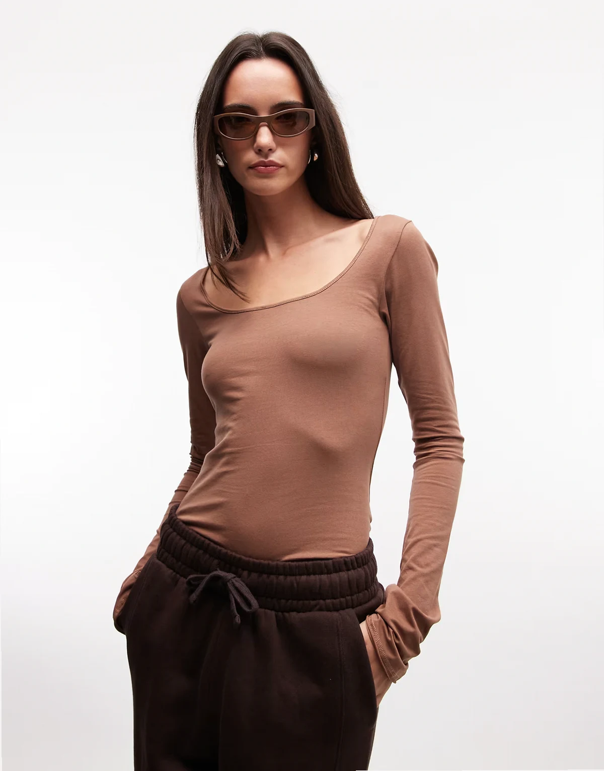 long sleeve slim fit scoop neck T-shirt in brown
