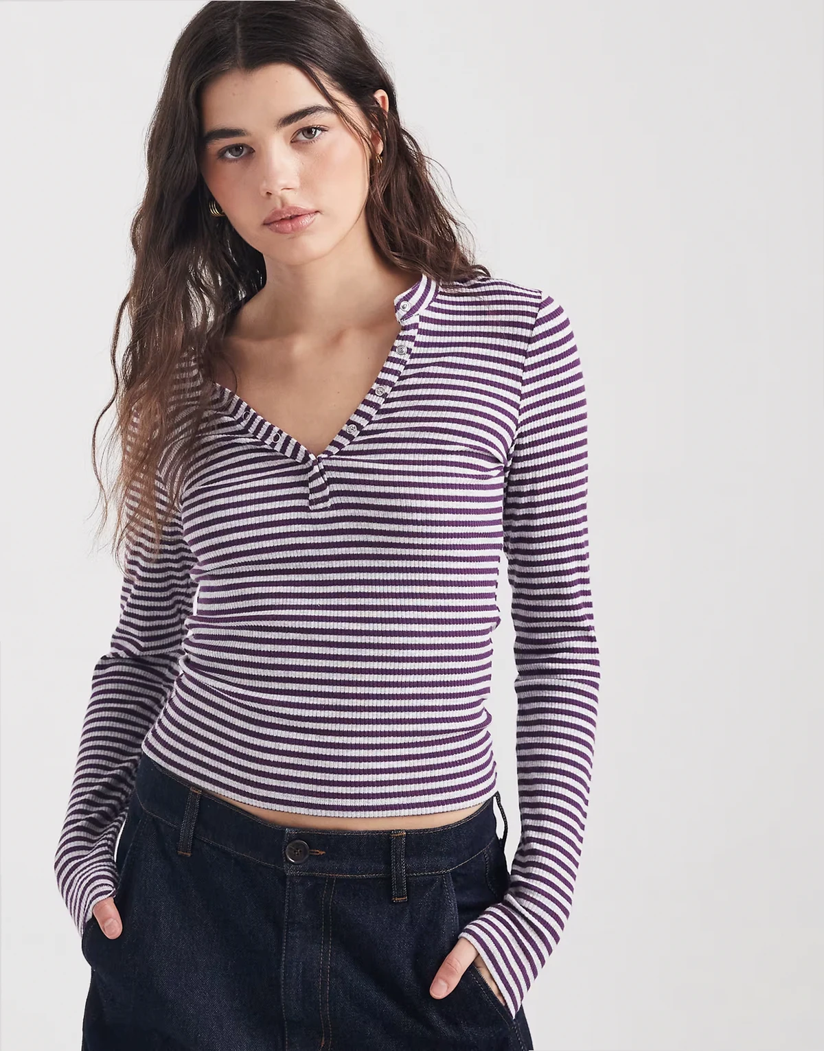 – Ryan – Langärmliges Henley-Oberteil in Plum Pulse meliert
