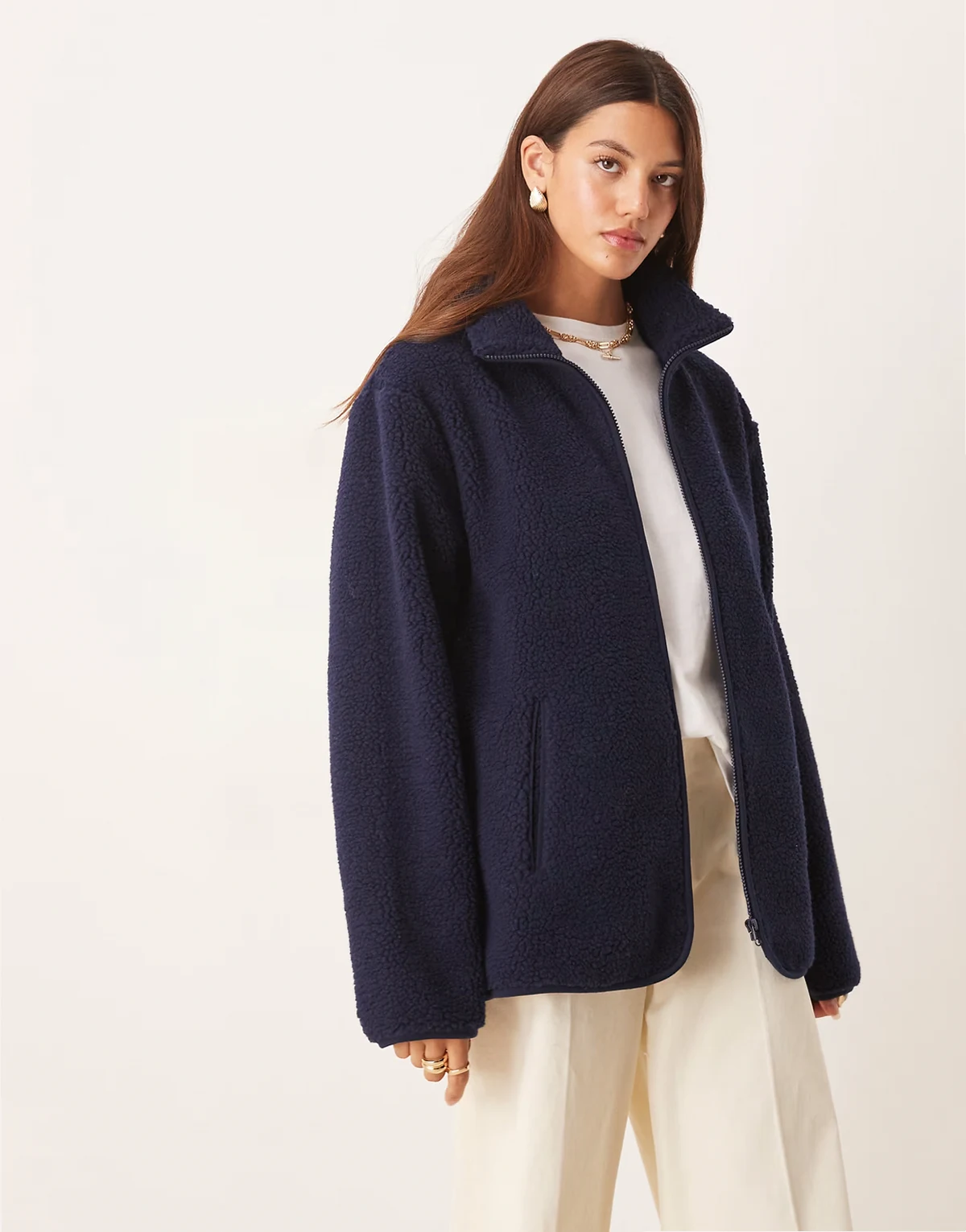 – Jacke aus Teddyfleece in Marineblau mit durchgehendem Reißverschluss