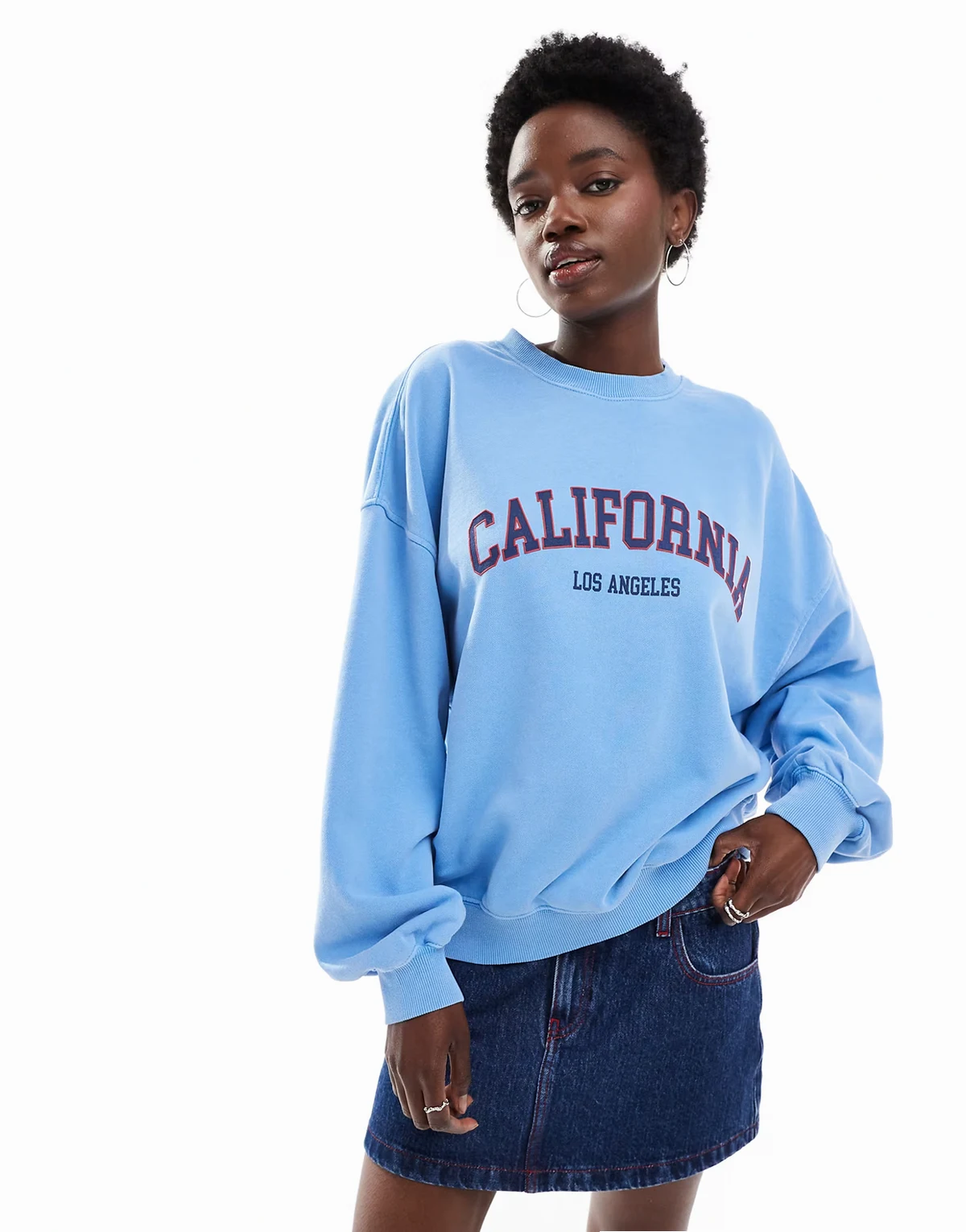 – Sweatshirt in Blau mit lizenzierter California-Grafik