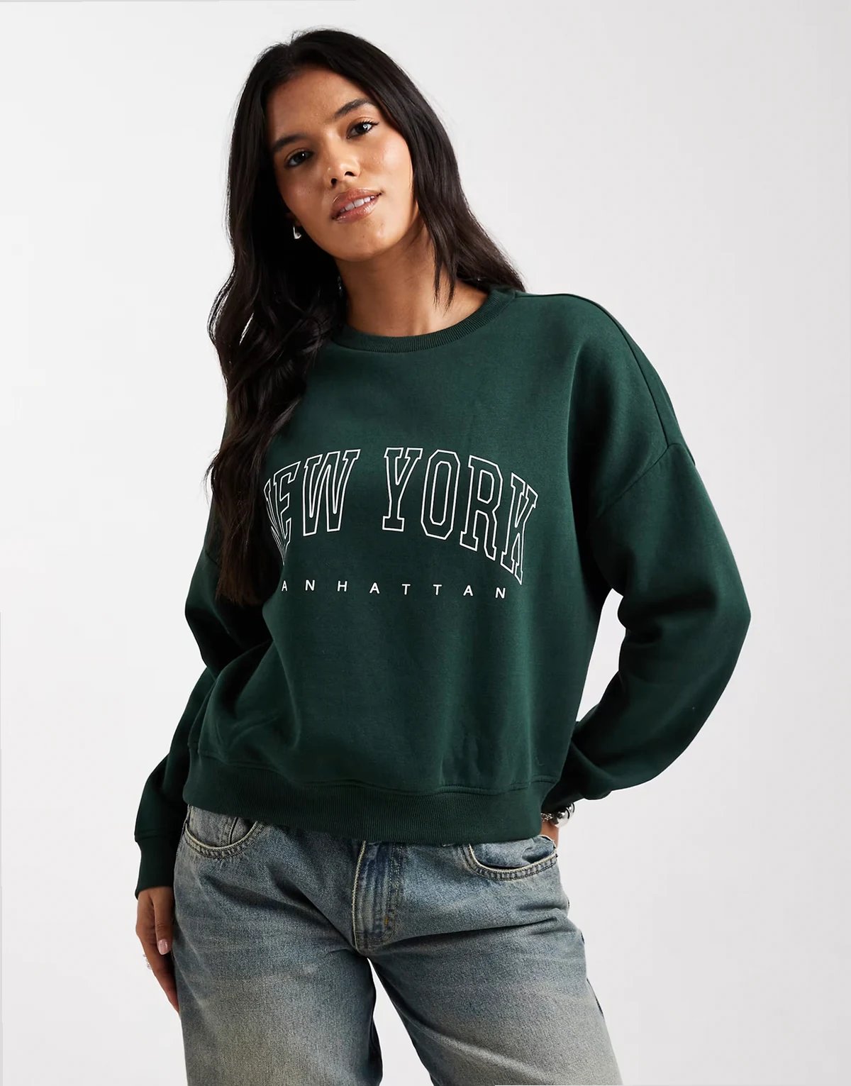 – Sweatshirt in Dunkelgrün mit „New York“-Print