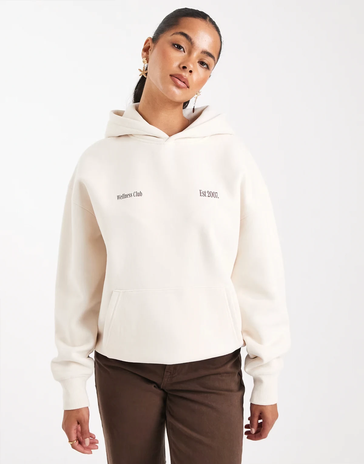 – Weicher Kapuzenpullover in Kokosmilchweiß mit Print