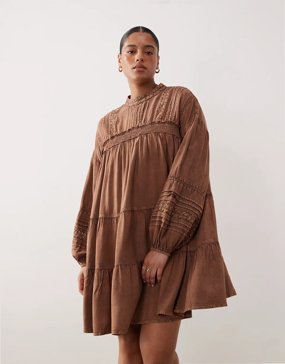 ASOS DESIGN Curve – Luźna sukienka mini z koronkowym wykończeniem w spranym kolorze czekoladowym