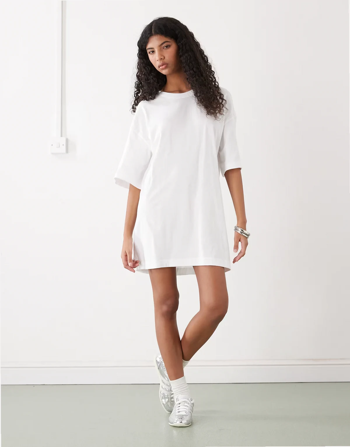 – Oversize-T-Shirt-Kleid in Weiß