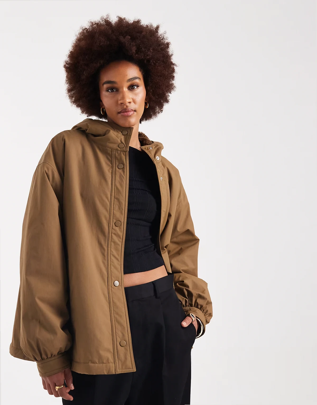 ASOS DESIGN Tall – Oversize-Regenmantel in Olivgrün mit Fleecefutter