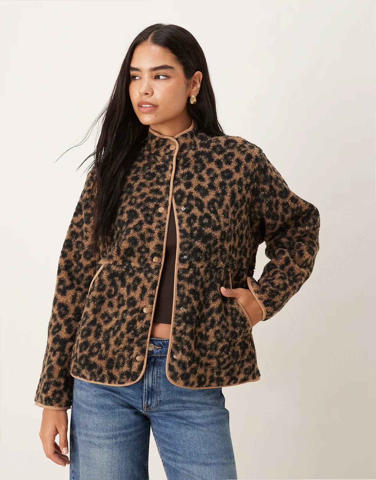 – Kurtka z kożuszka w panterkę