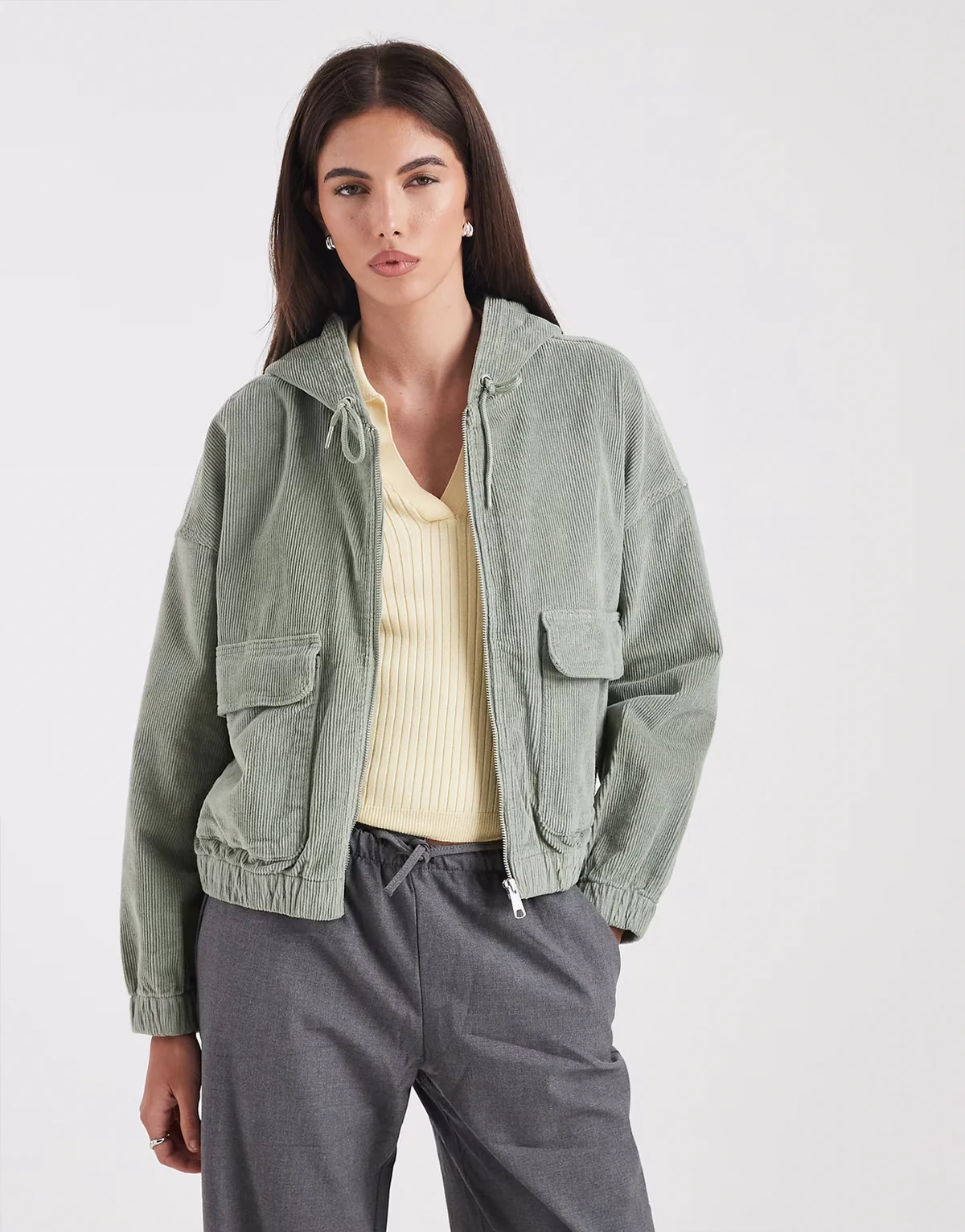 – Kapuzenjacke aus Cord in Khaki mit Reißverschluss