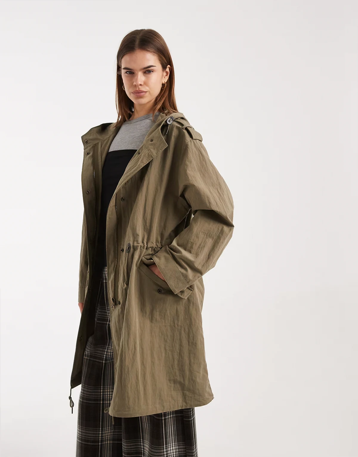 – Parka oversize w kolorze khaki