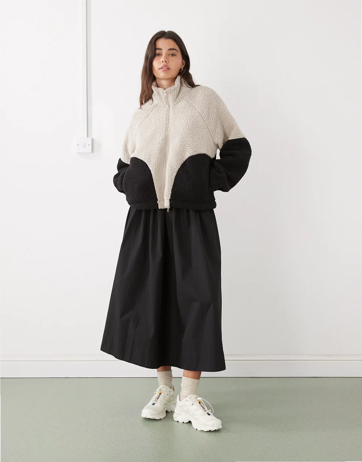 – Fleece-Jacke in Cremeweiß und Schwarz