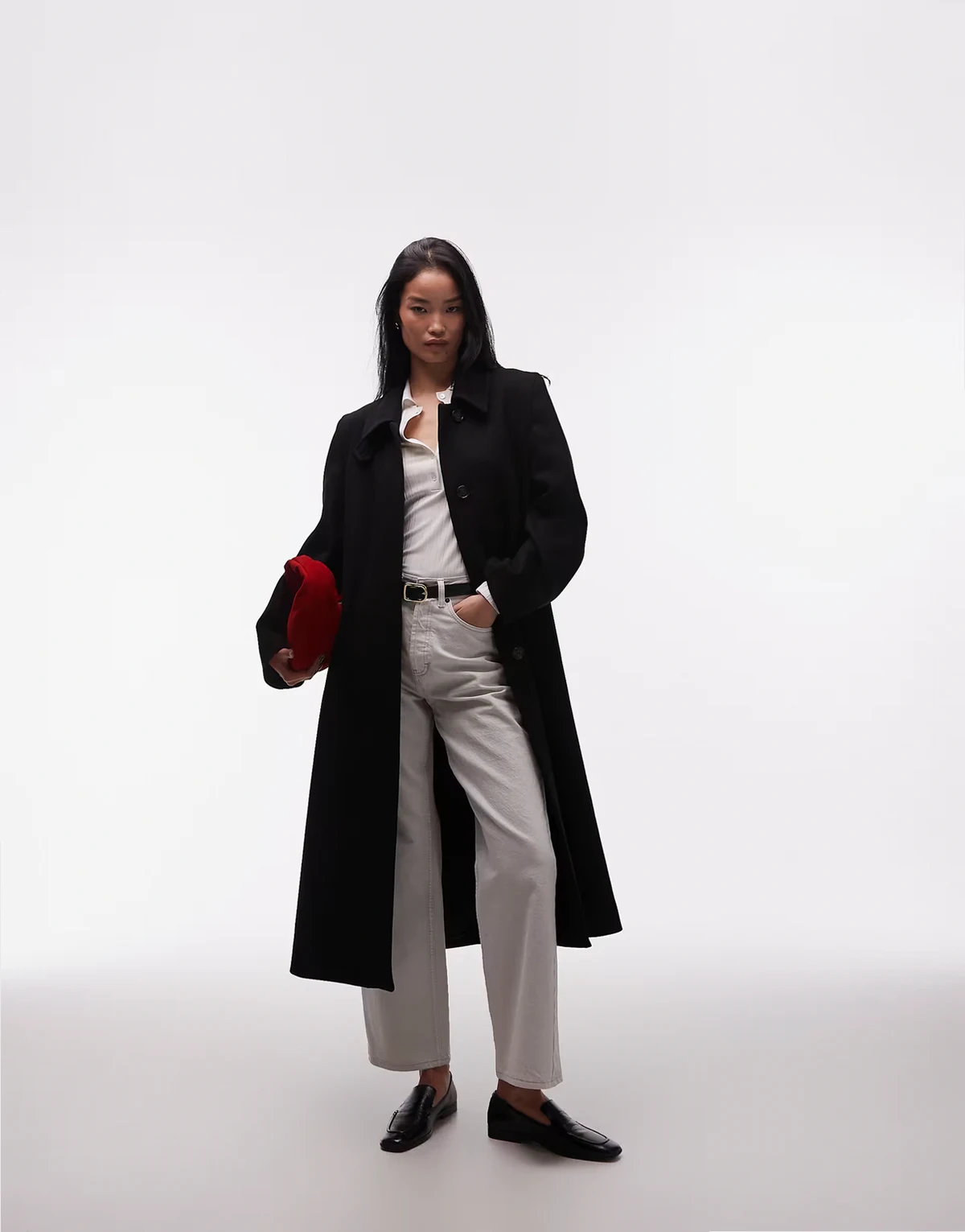 – Czarny płaszcz maxi z mieszanki wełny z klamrą z imitacji skóry