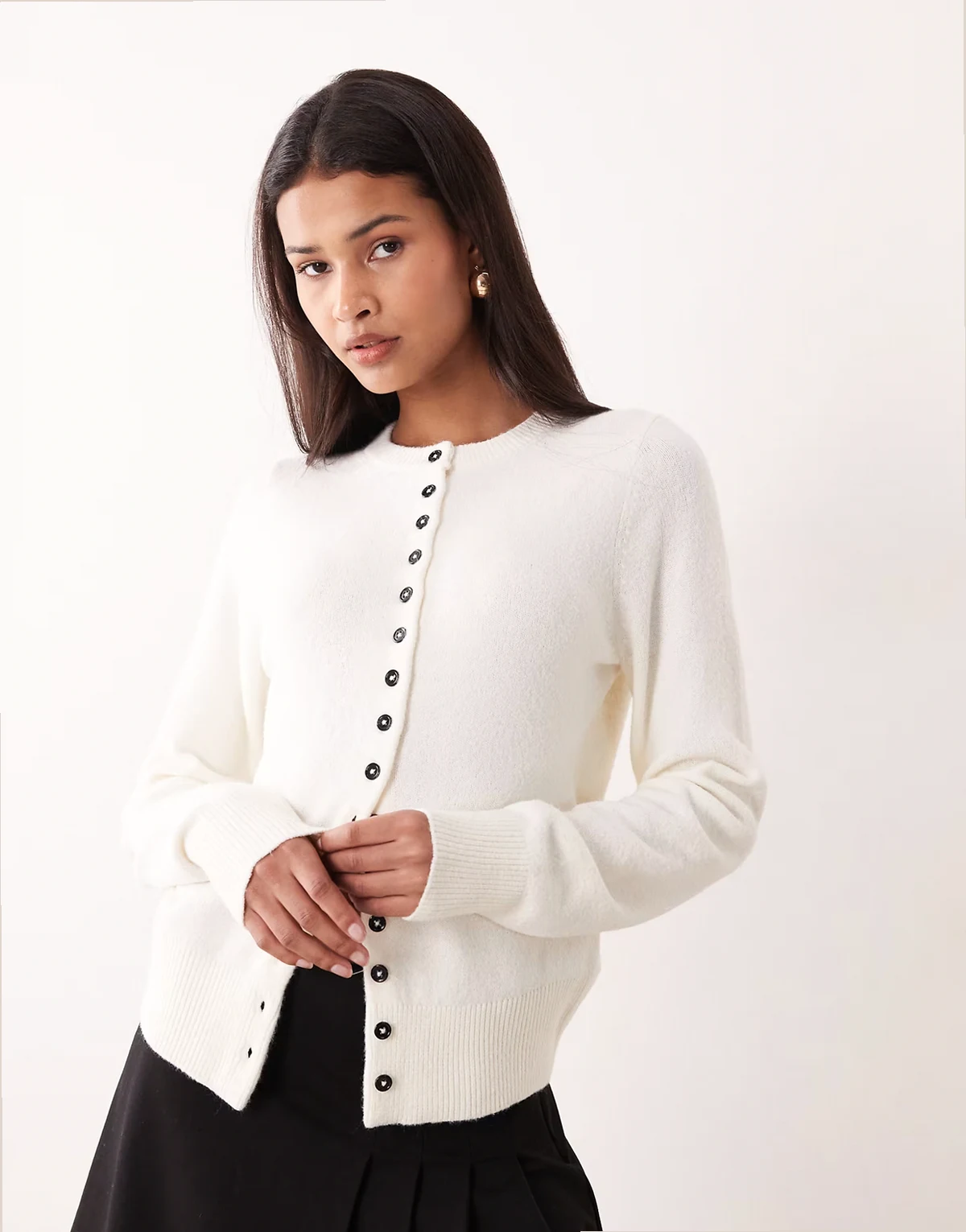 mid weight fitted cardigan in cream
