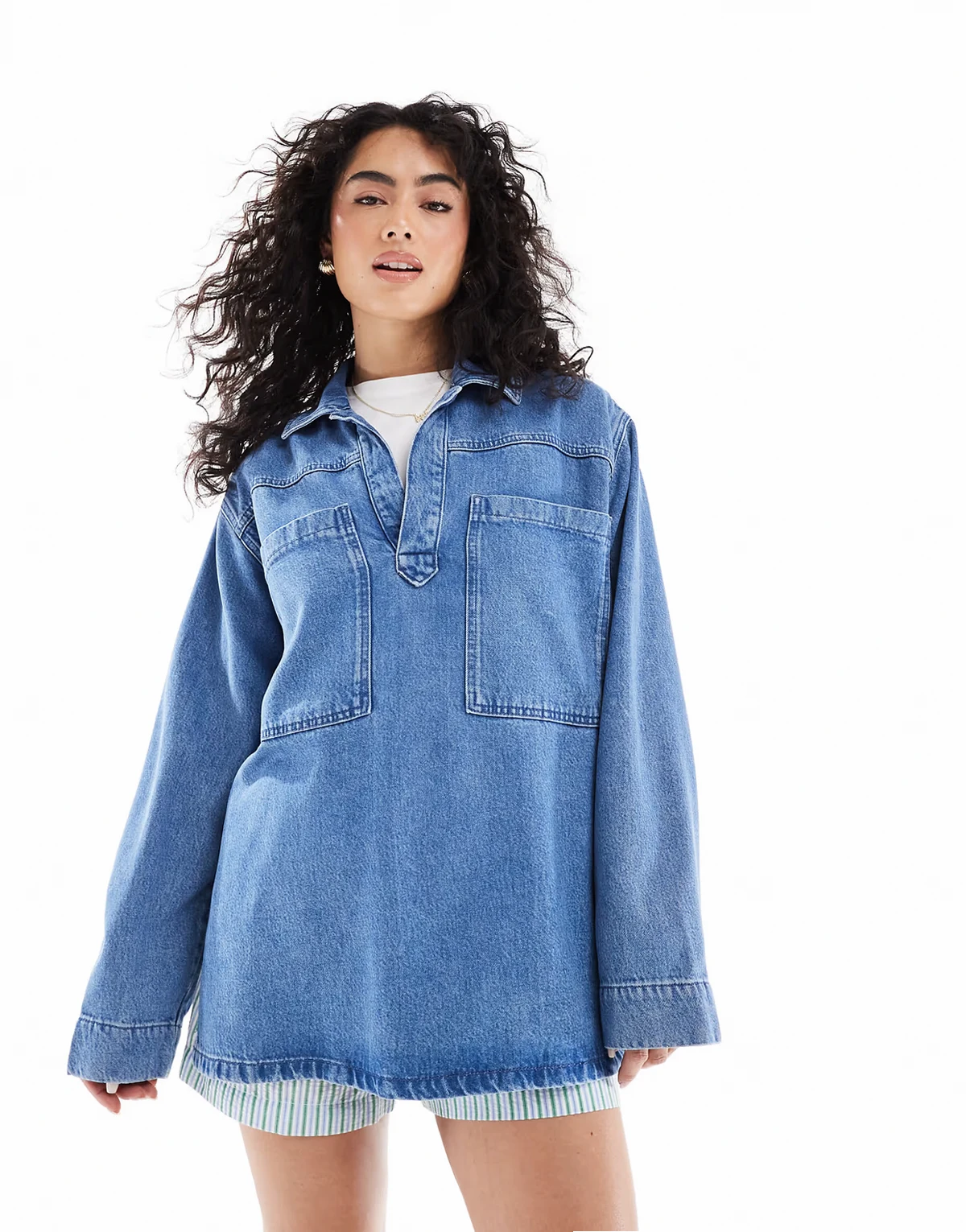 – Jasnoniebieski jeansowy top w stylu rugby