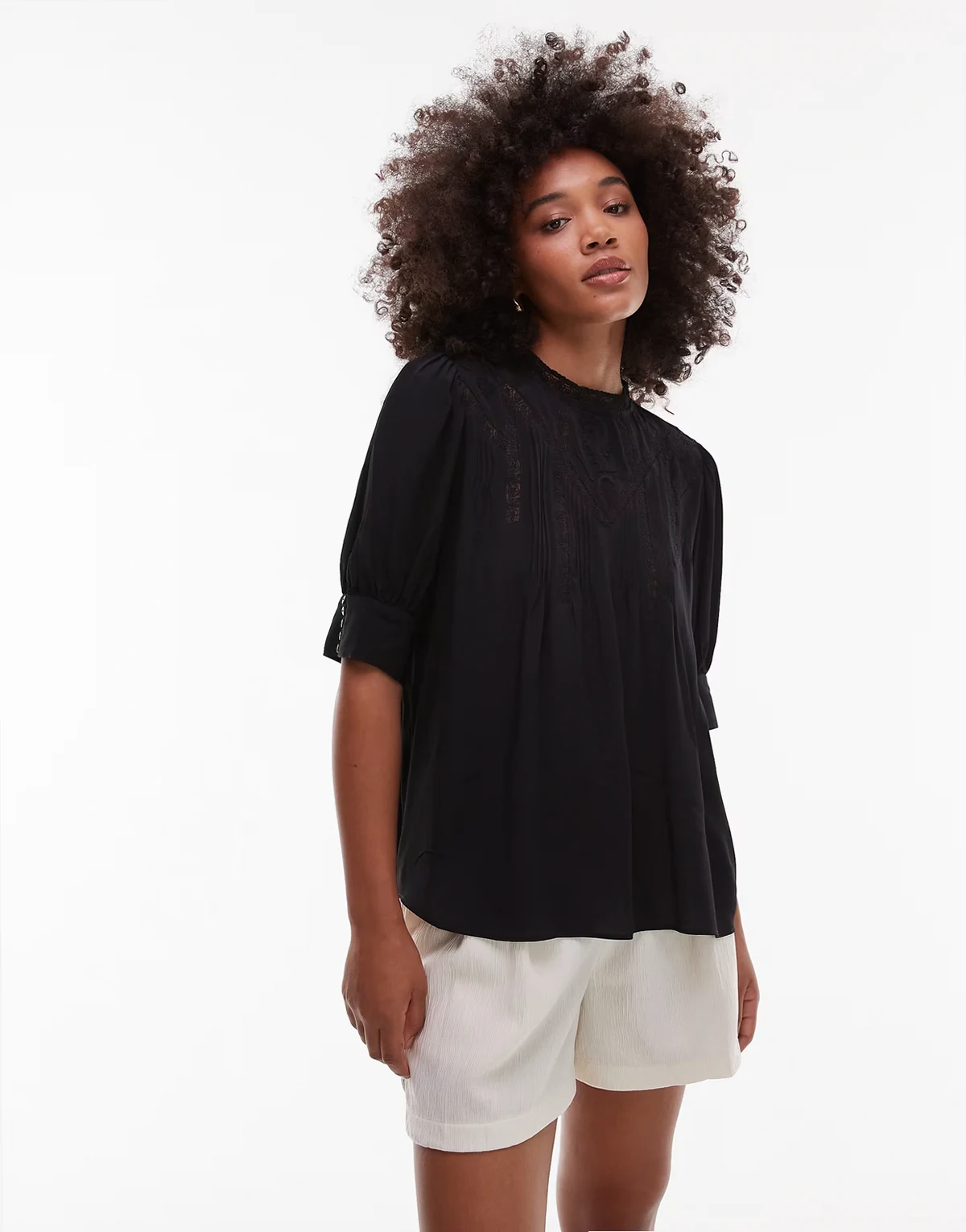 – Bestickte Spitzen-Bluse in Schwarz