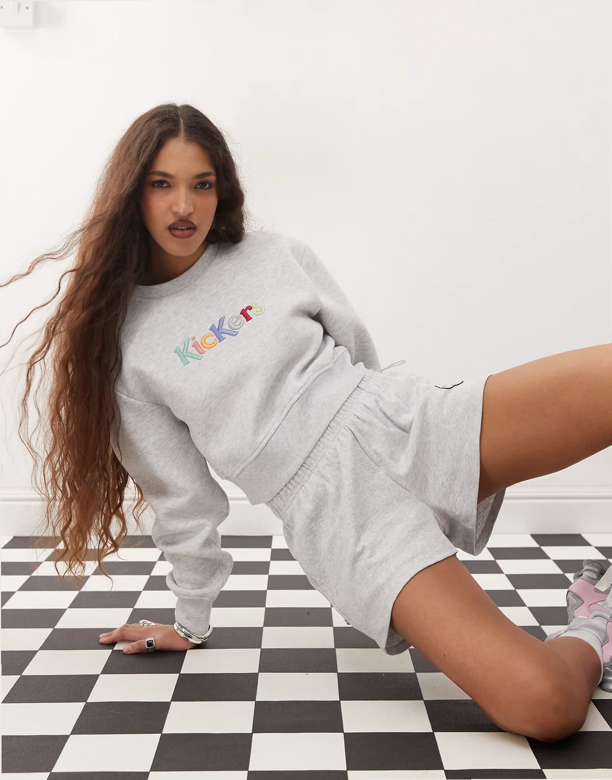 – Kurzes Sweatshirt in Grau meliert, Kombiteil