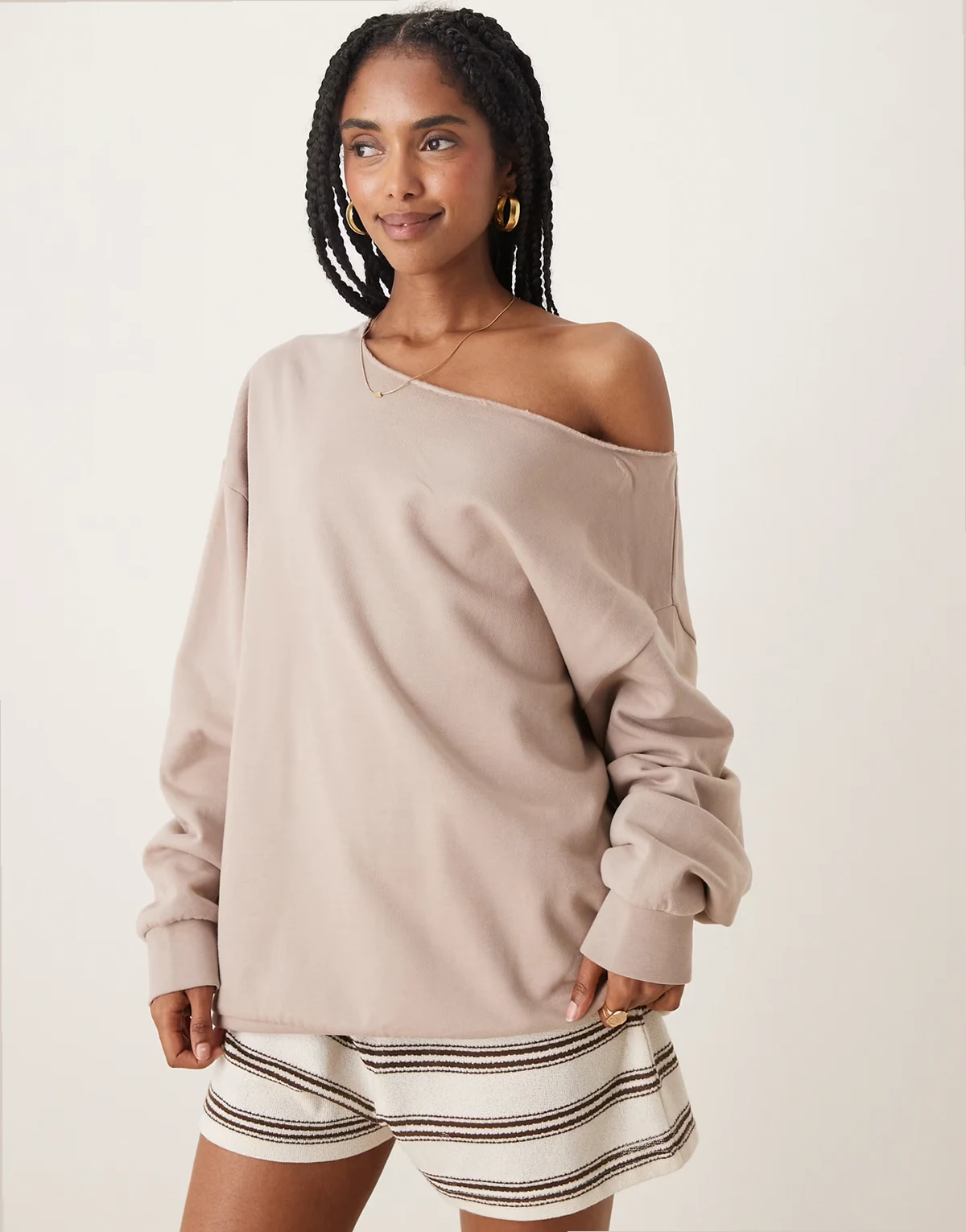 – Schulterfreies Oversize-Sweatshirt in Nerzrosa