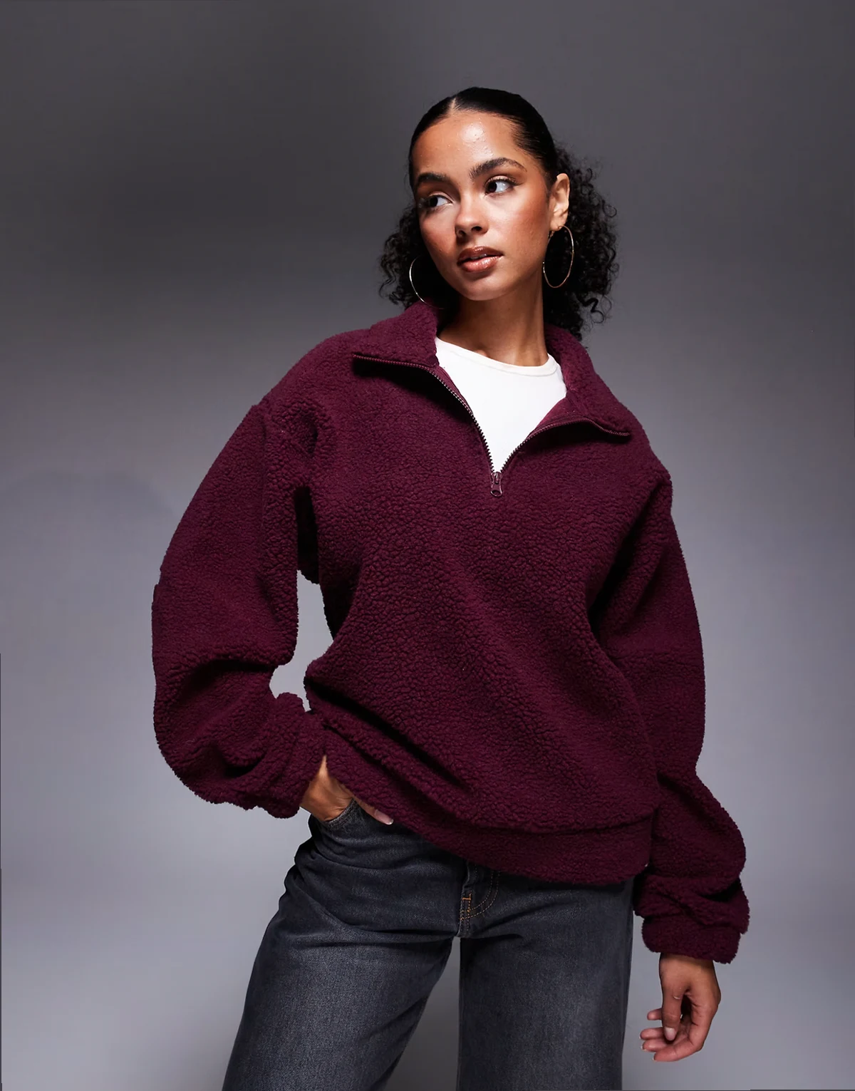 Weekend Collective – Teddy-Fleecejacke in Burgunderrot mit durchgehendem Reißverschluss und Ausbrenner-Grafik