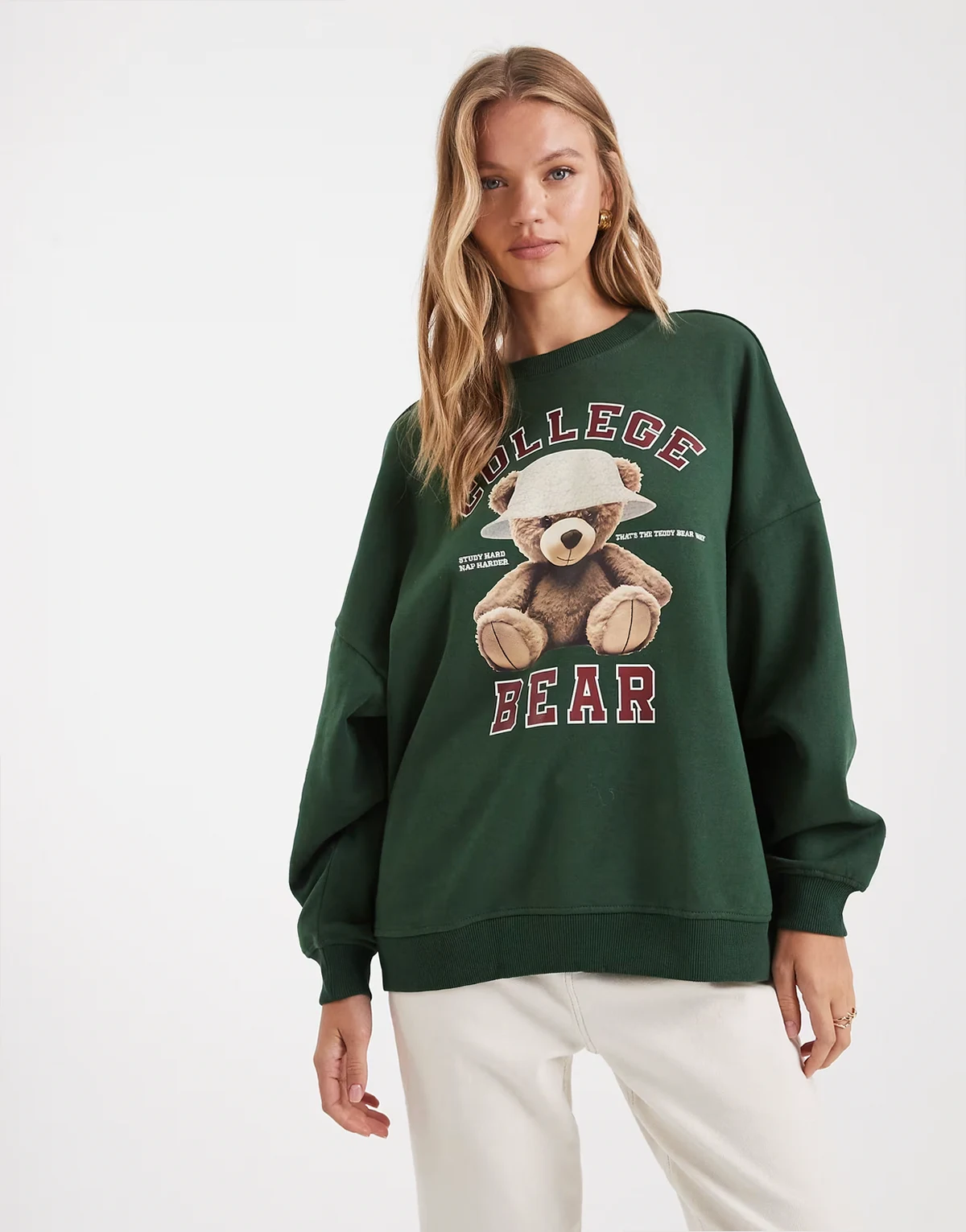 – Ciemnozielona bluza oversize z nadrukiem misia